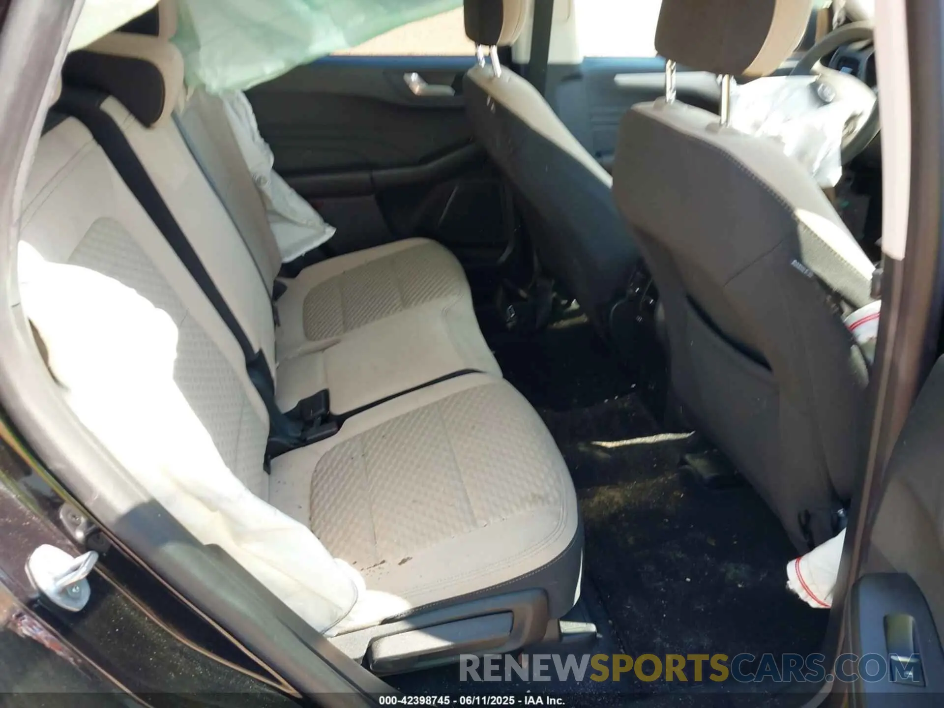 8 Photograph of a damaged car 1FMCU0BZ4MUA67773 FORD ESCAPE 2021