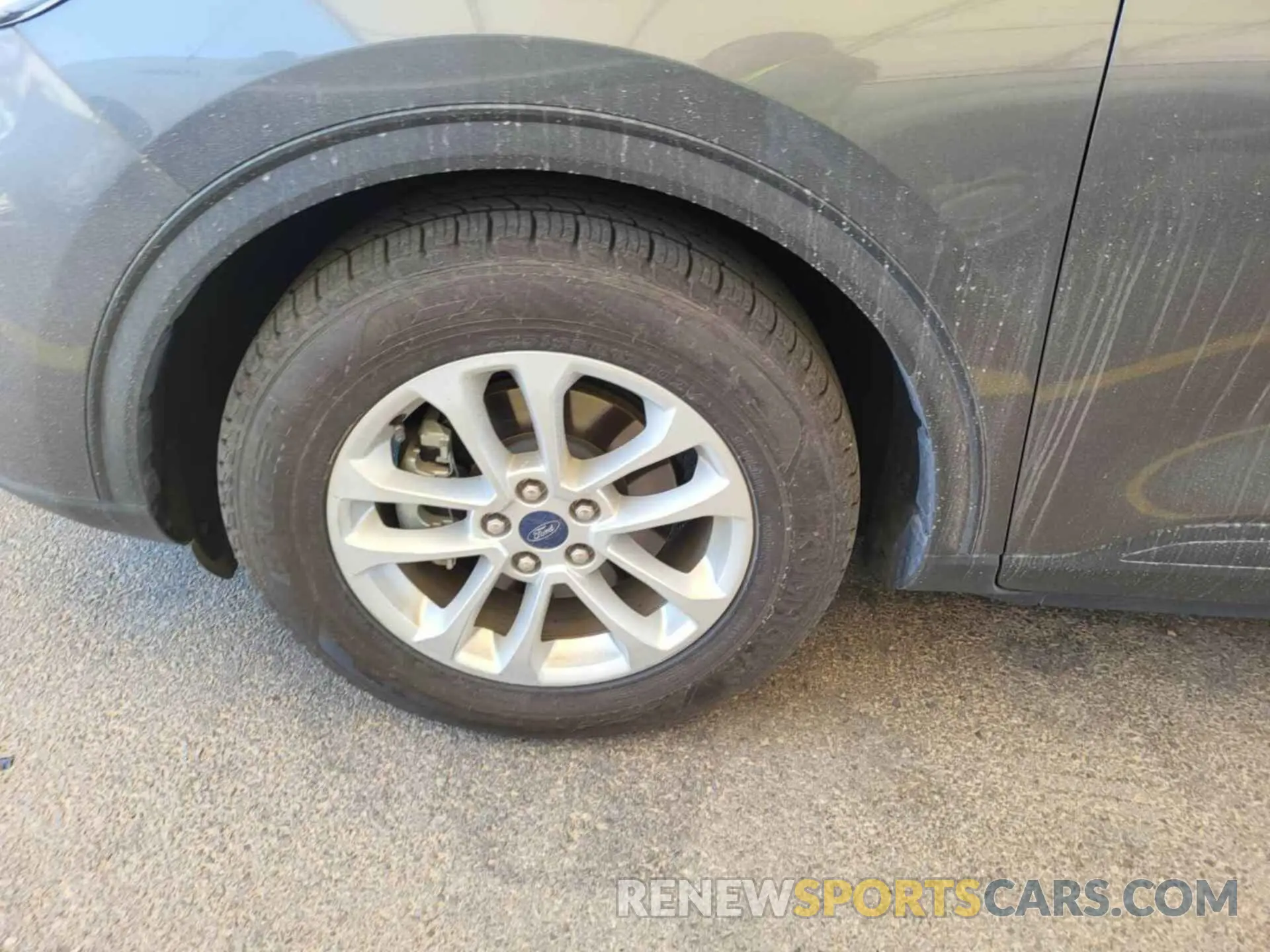 18 Photograph of a damaged car 1FMCU0BZ5MUA52392 FORD ESCAPE 2021