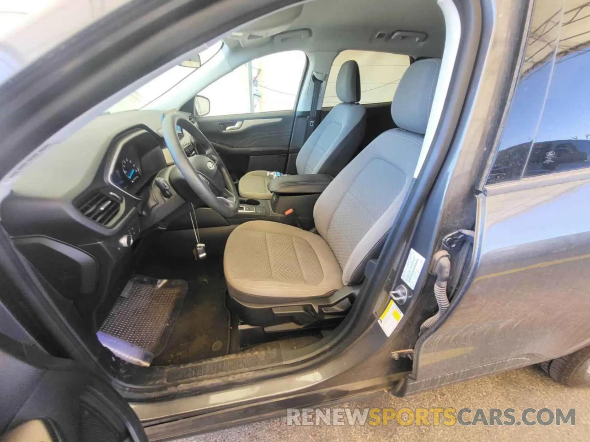 7 Photograph of a damaged car 1FMCU0BZ5MUA52392 FORD ESCAPE 2021