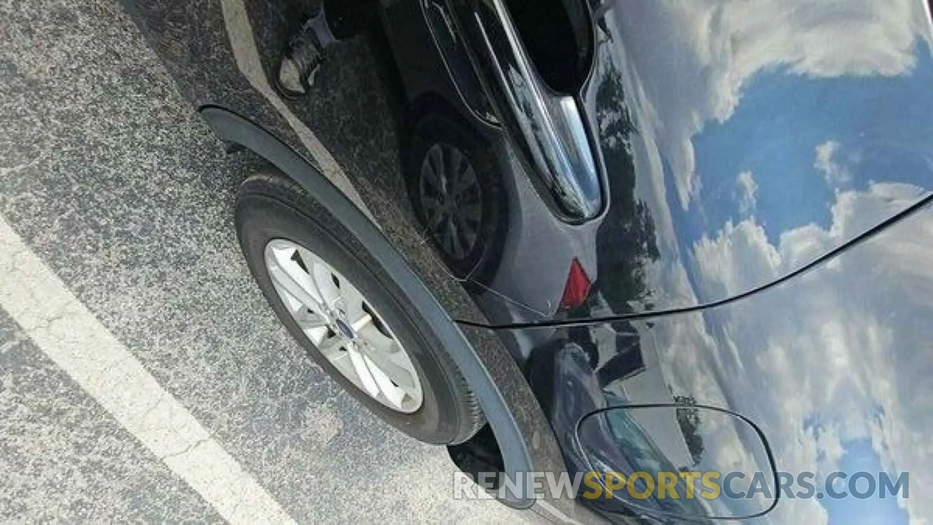 22 Photograph of a damaged car 1FMCU0BZ6MUA51557 FORD ESCAPE 2021