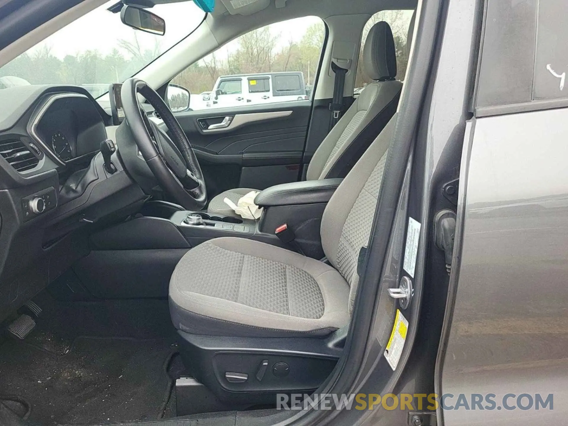 7 Photograph of a damaged car 1FMCU0BZ7MUB07411 FORD ESCAPE 2021
