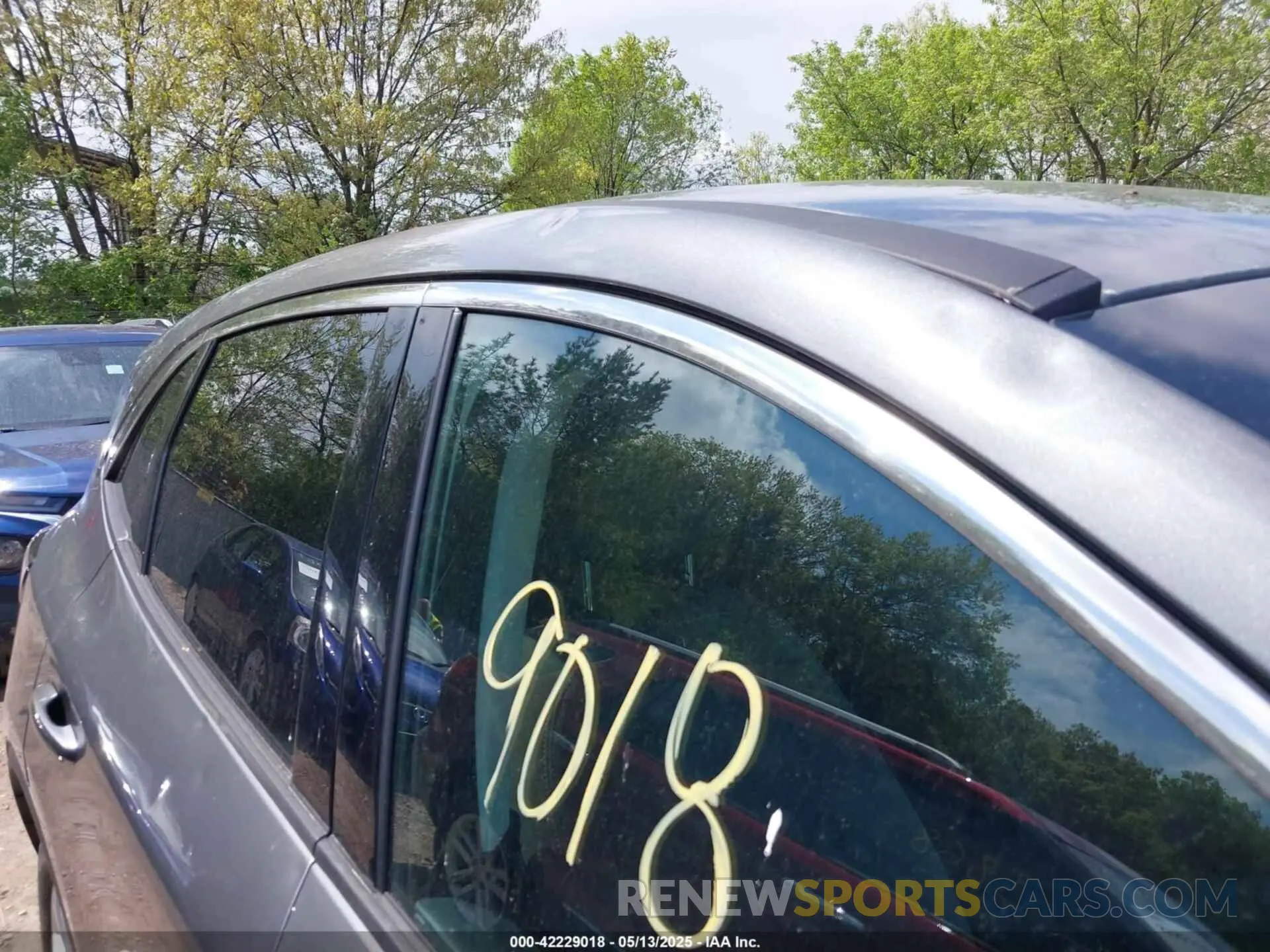 18 Photograph of a damaged car 1FMCU0BZ8MUA09021 FORD ESCAPE 2021