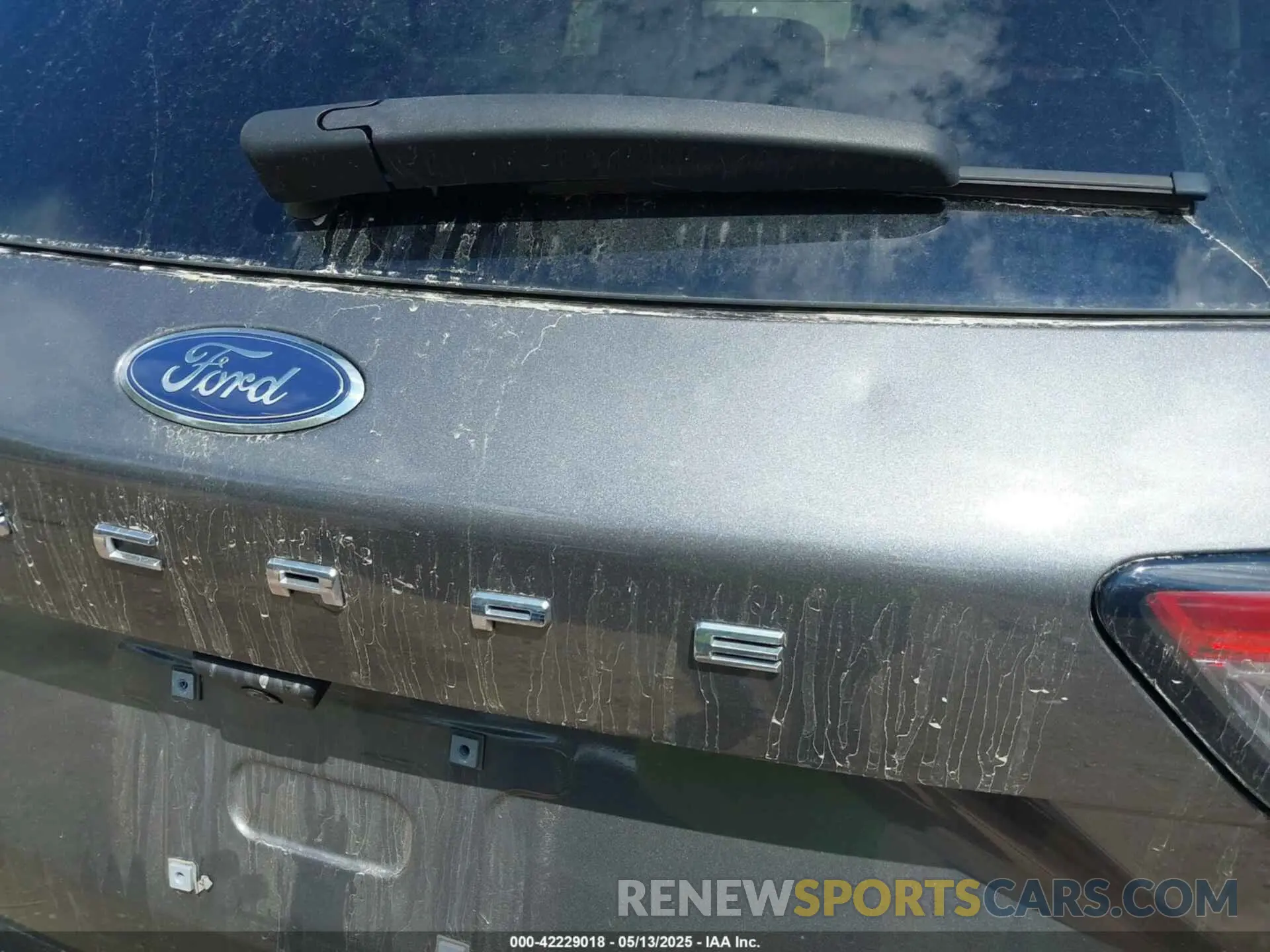 19 Photograph of a damaged car 1FMCU0BZ8MUA09021 FORD ESCAPE 2021