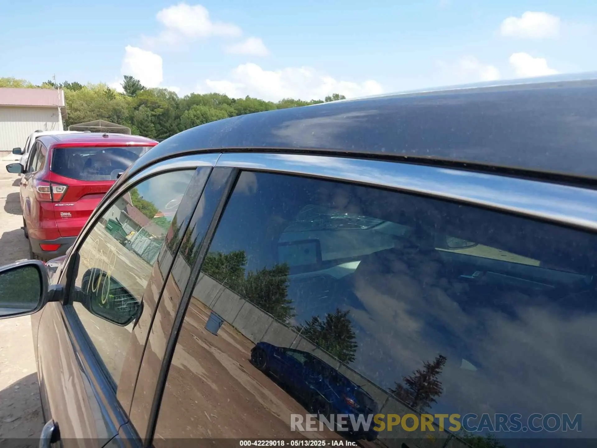 21 Photograph of a damaged car 1FMCU0BZ8MUA09021 FORD ESCAPE 2021