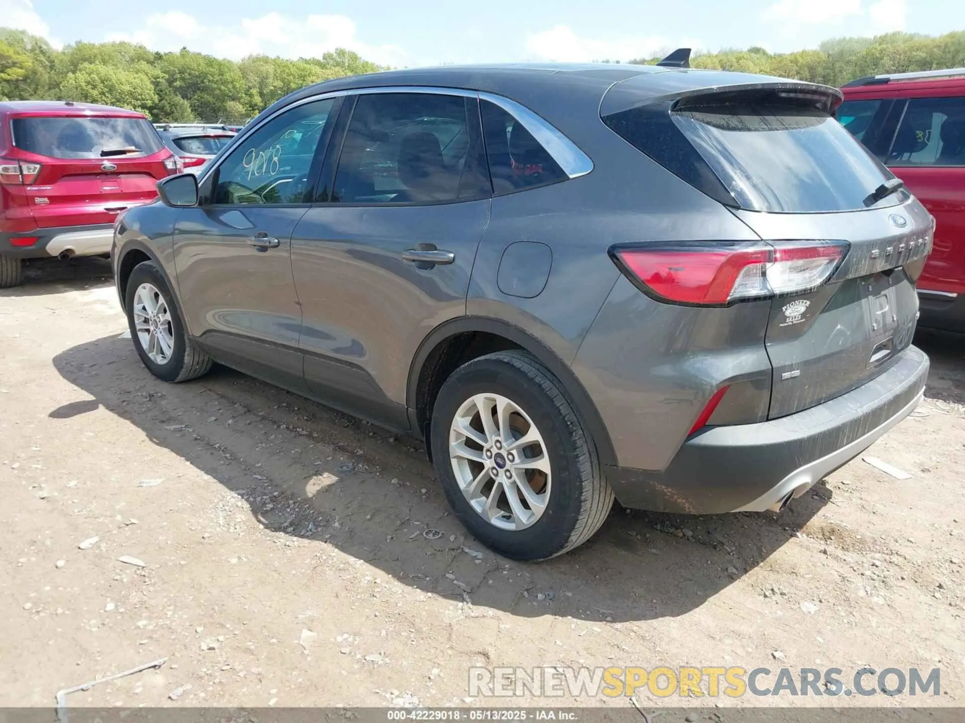 3 Photograph of a damaged car 1FMCU0BZ8MUA09021 FORD ESCAPE 2021