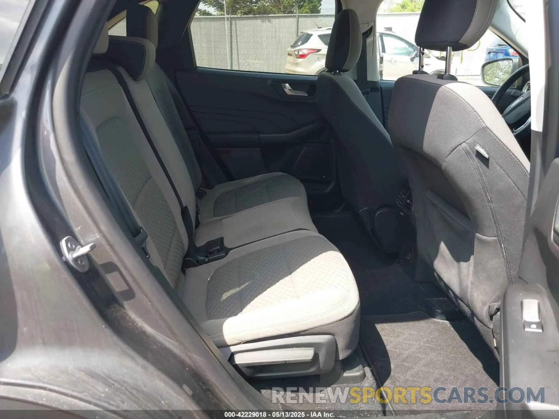 8 Photograph of a damaged car 1FMCU0BZ8MUA09021 FORD ESCAPE 2021