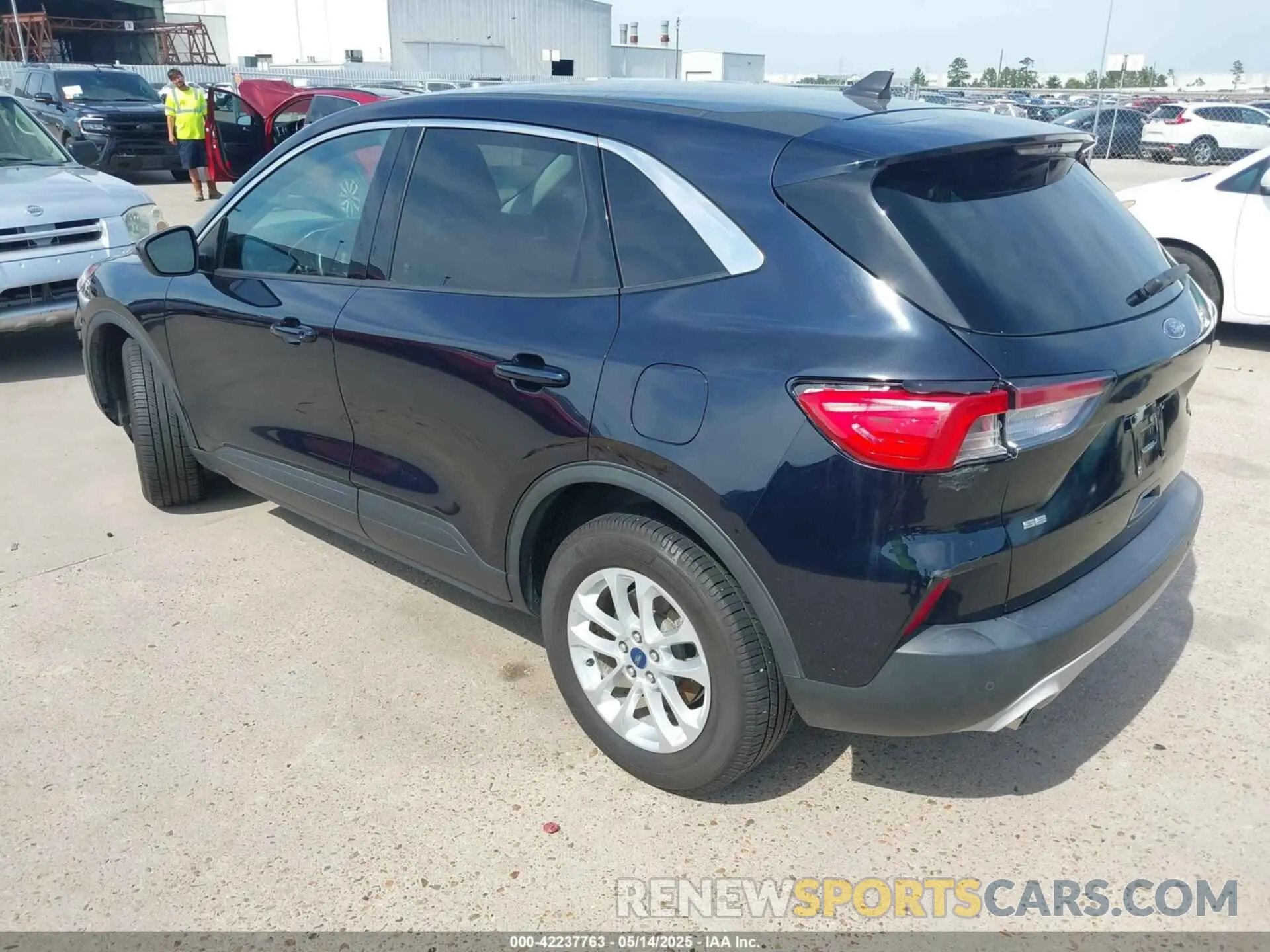 3 Photograph of a damaged car 1FMCU0BZ8MUA40236 FORD ESCAPE 2021