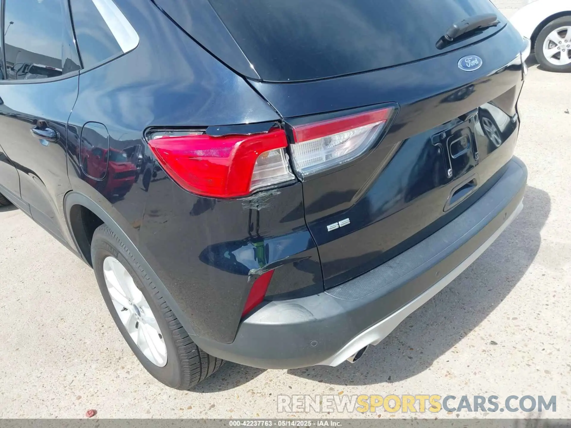 6 Photograph of a damaged car 1FMCU0BZ8MUA40236 FORD ESCAPE 2021