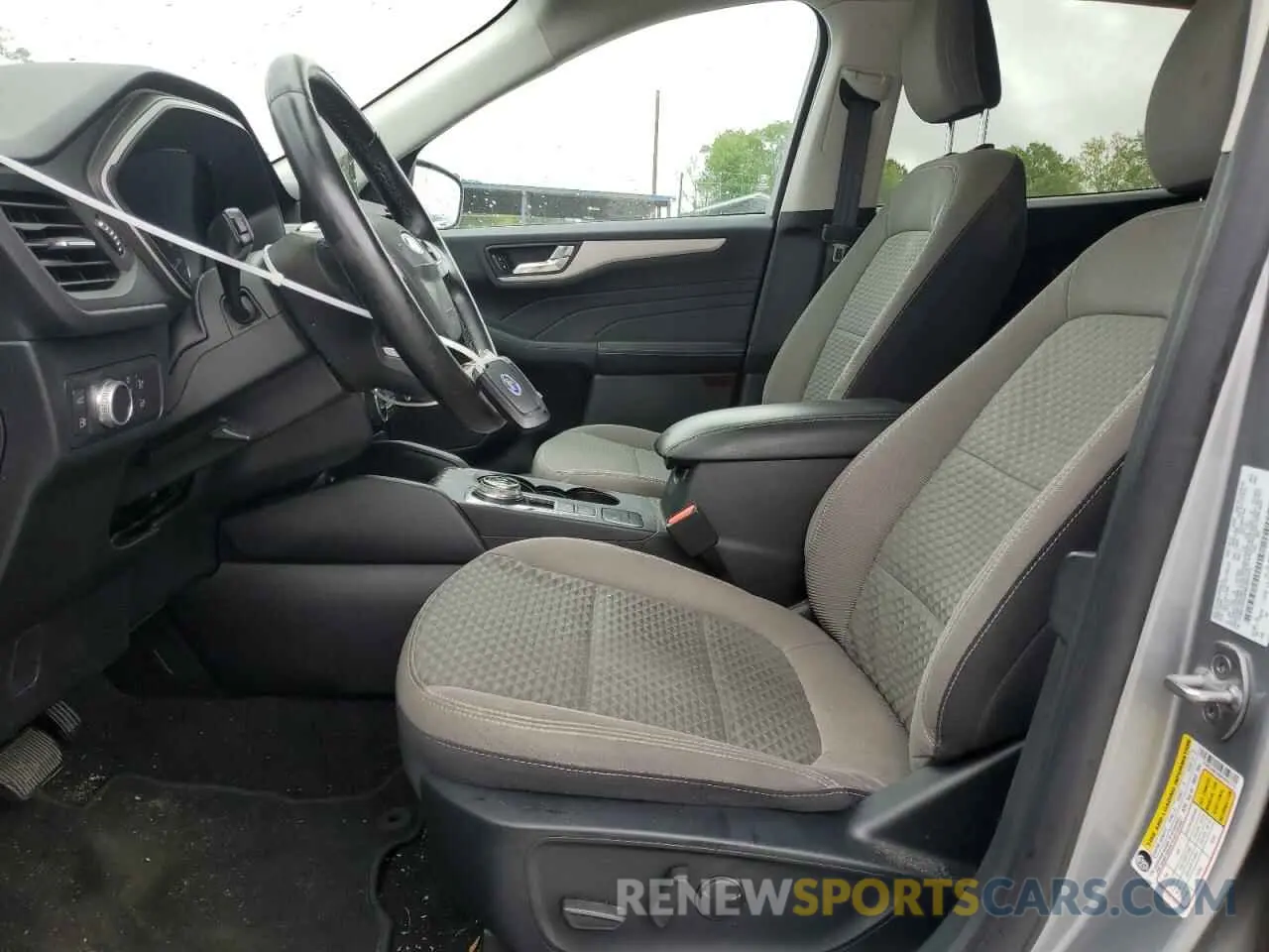 7 Photograph of a damaged car 1FMCU0BZ8MUB03173 FORD ESCAPE 2021