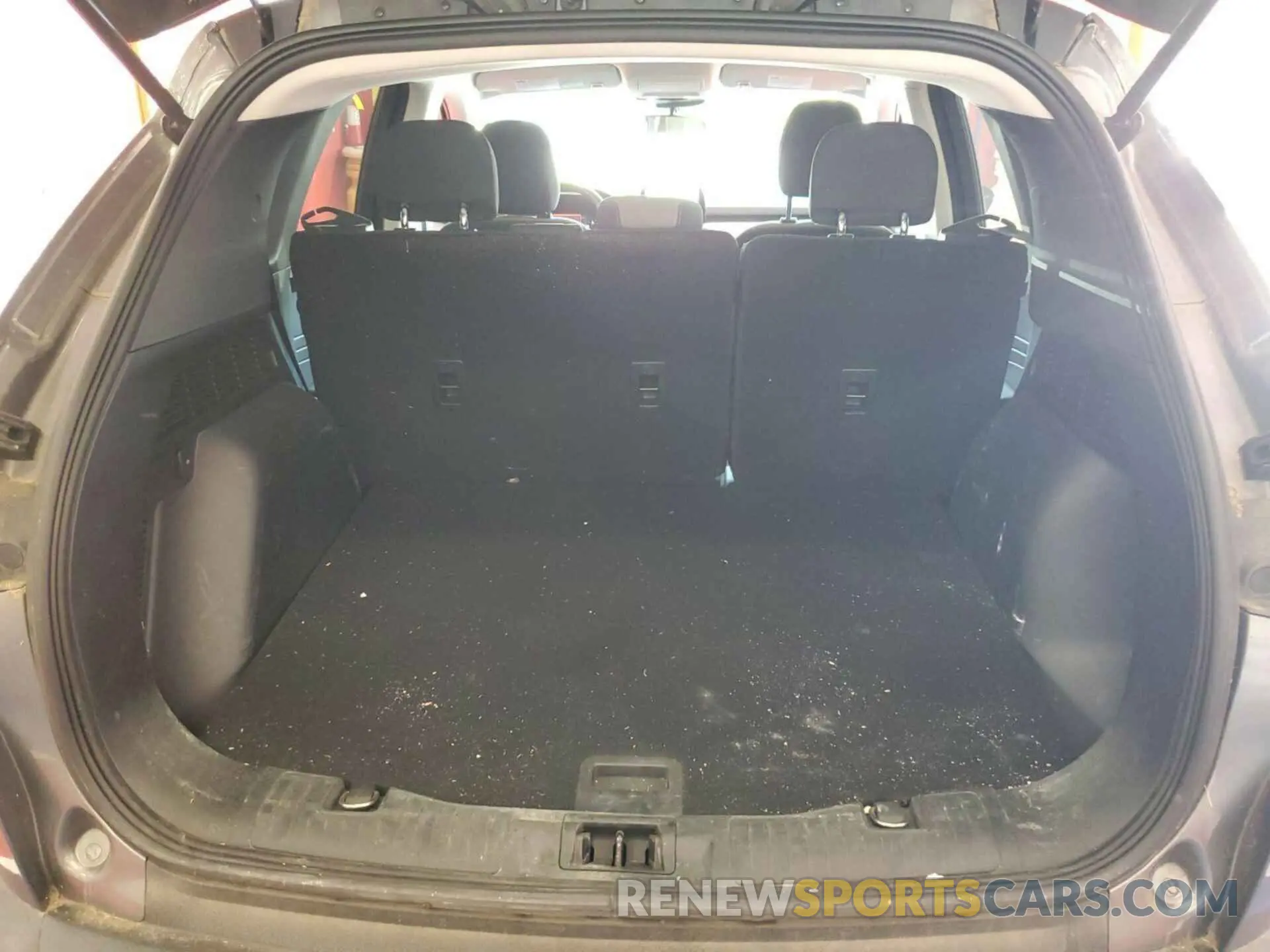 19 Photograph of a damaged car 1FMCU0BZXMUA53070 FORD ESCAPE 2021