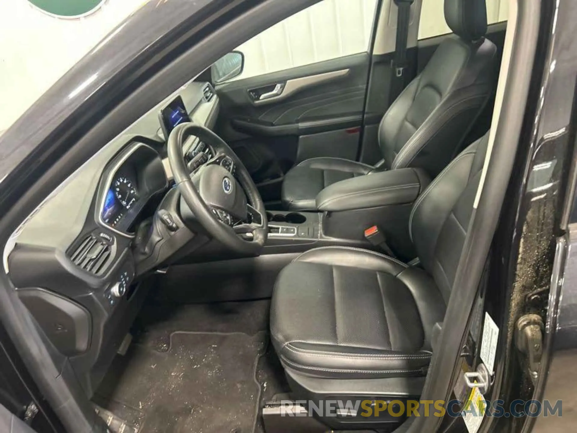 10 Photograph of a damaged car 1FMCU0CZ3MUB25404 FORD ESCAPE 2021