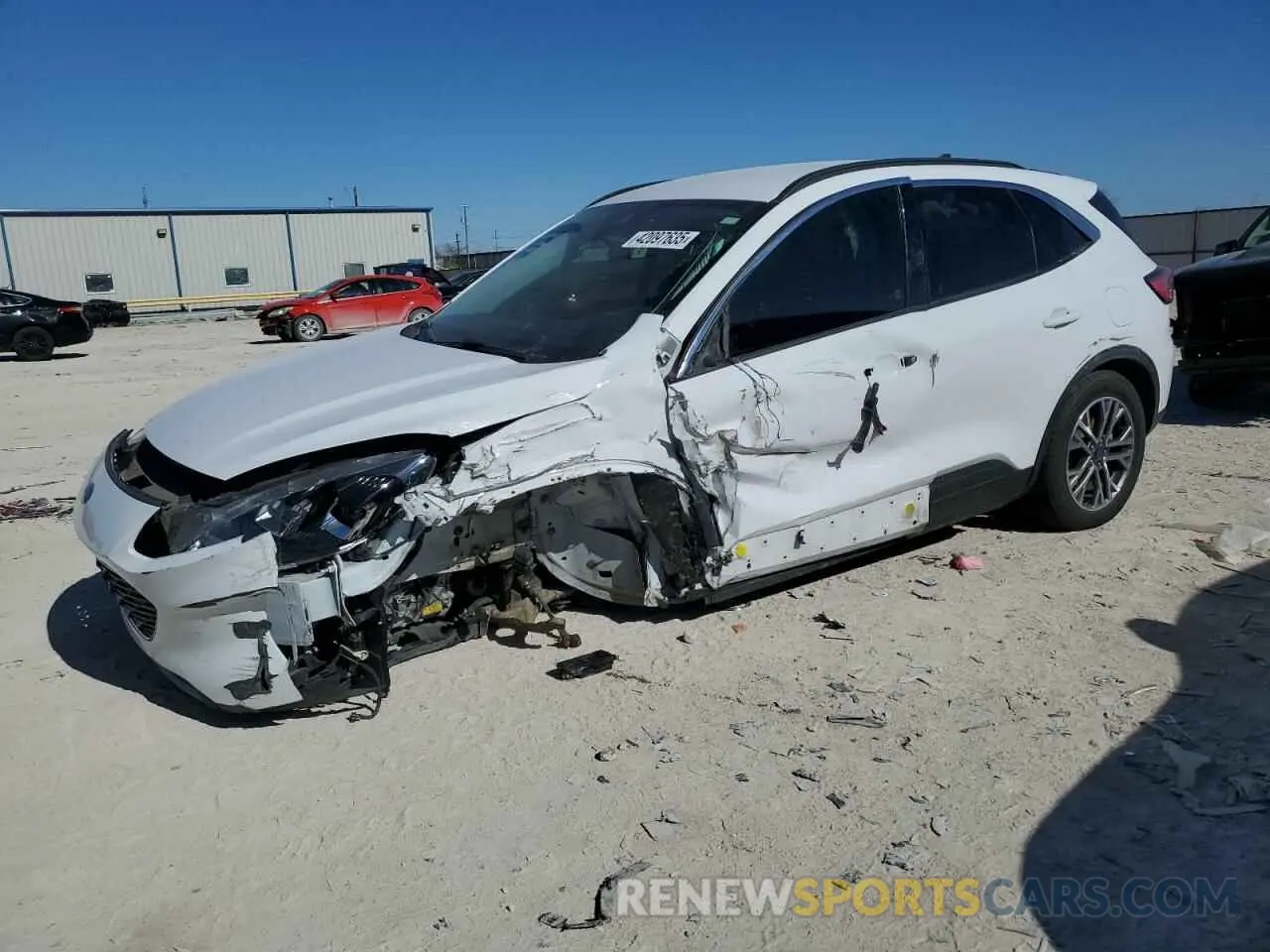1 Photograph of a damaged car 1FMCU0CZ5MUA52570 FORD ESCAPE 2021