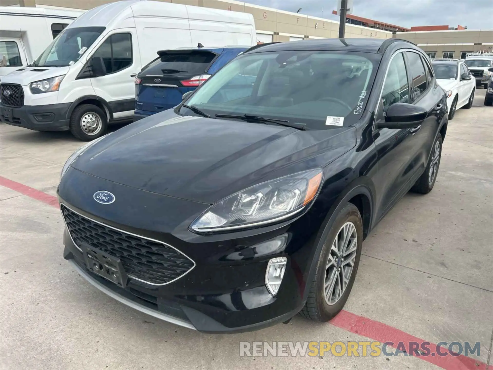 10 Photograph of a damaged car 1FMCU0CZ8MUB25933 FORD ESCAPE 2021