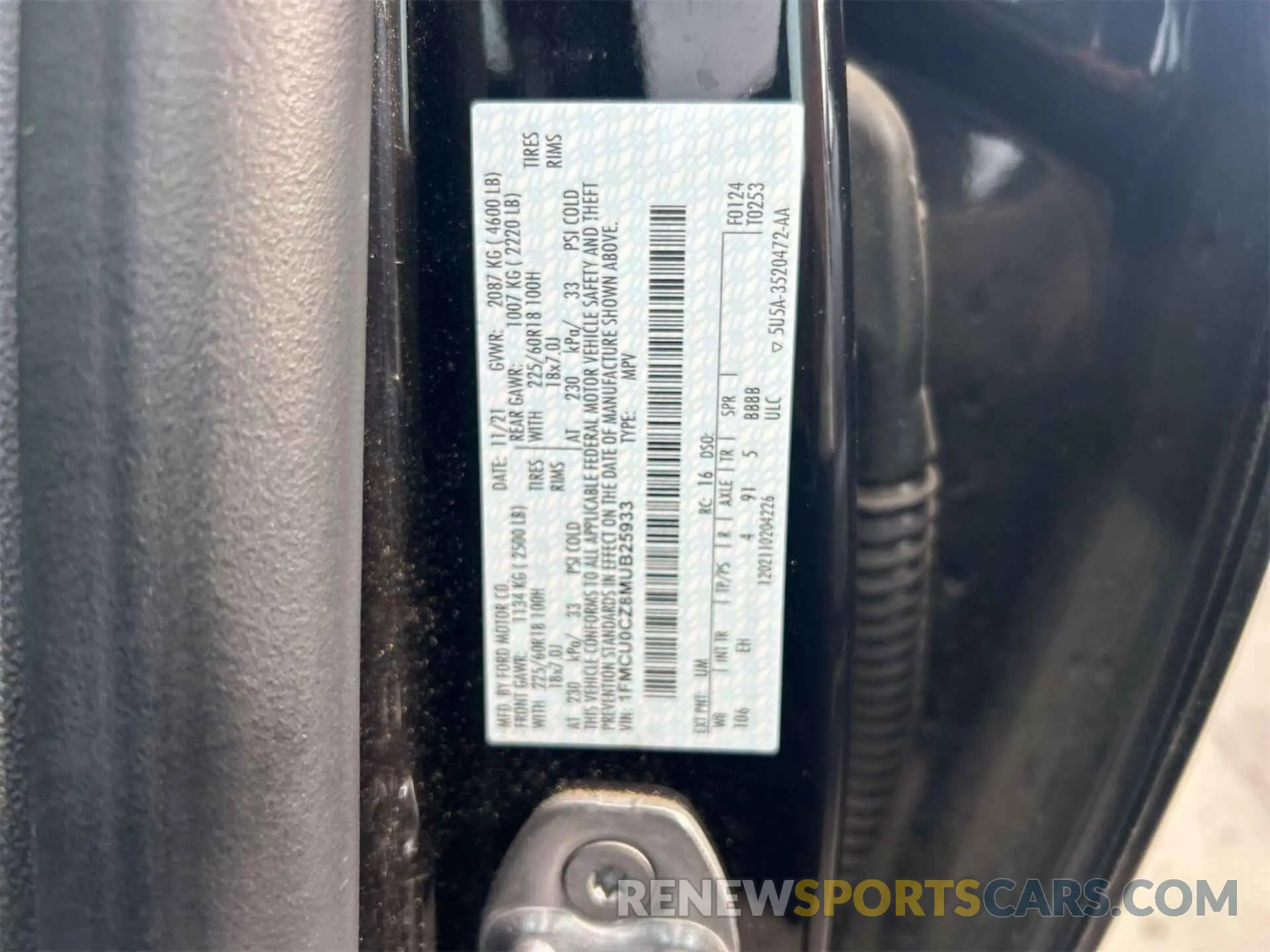 19 Photograph of a damaged car 1FMCU0CZ8MUB25933 FORD ESCAPE 2021