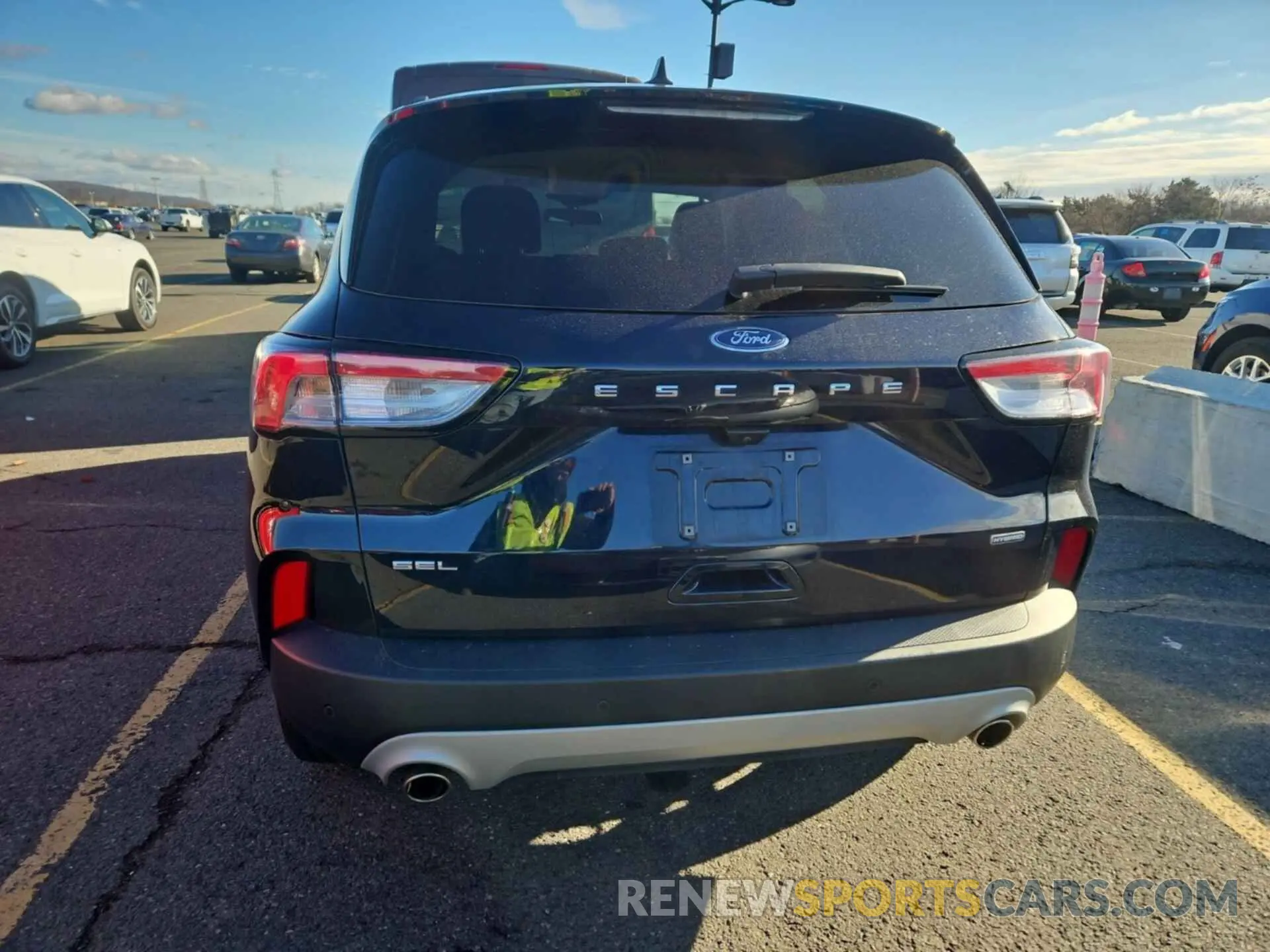 9 Photograph of a damaged car 1FMCU0CZ9MUA42432 FORD ESCAPE 2021