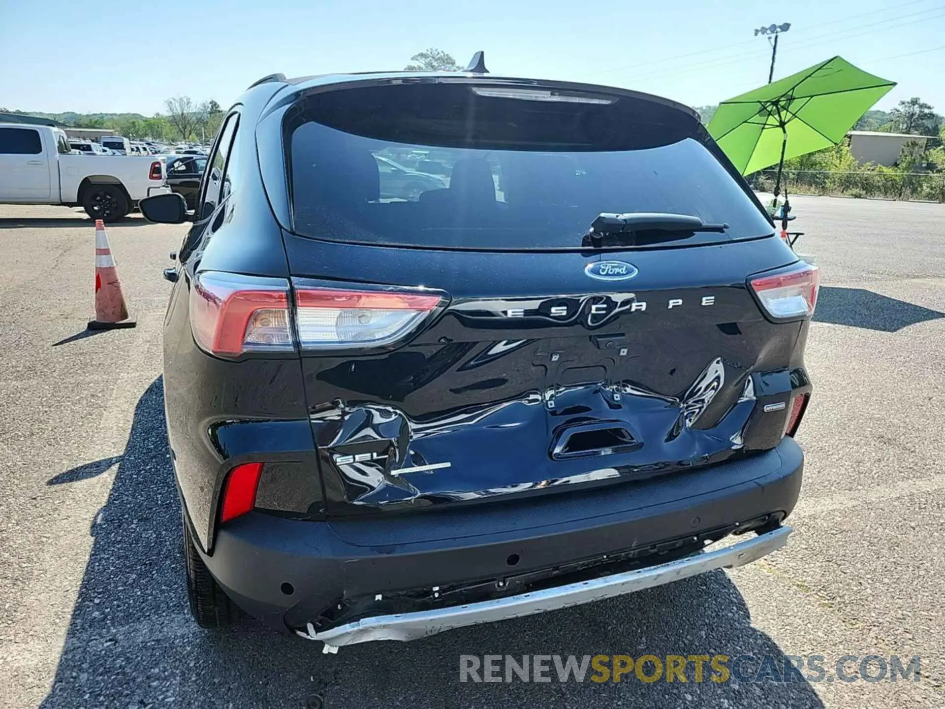 5 Photograph of a damaged car 1FMCU0CZ9MUB25164 FORD ESCAPE 2021