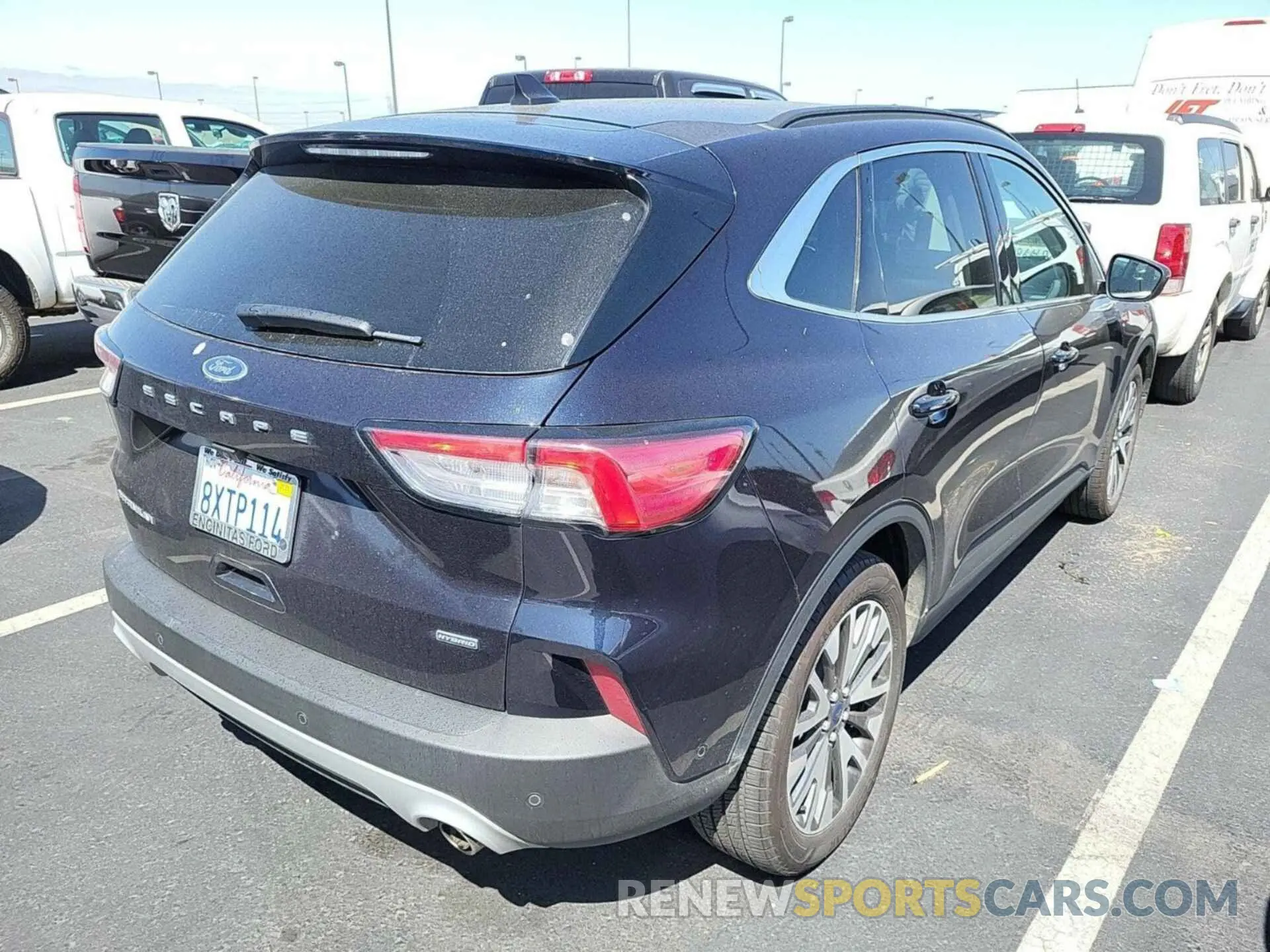 27 Photograph of a damaged car 1FMCU0DZ0MUA85653 FORD ESCAPE 2021