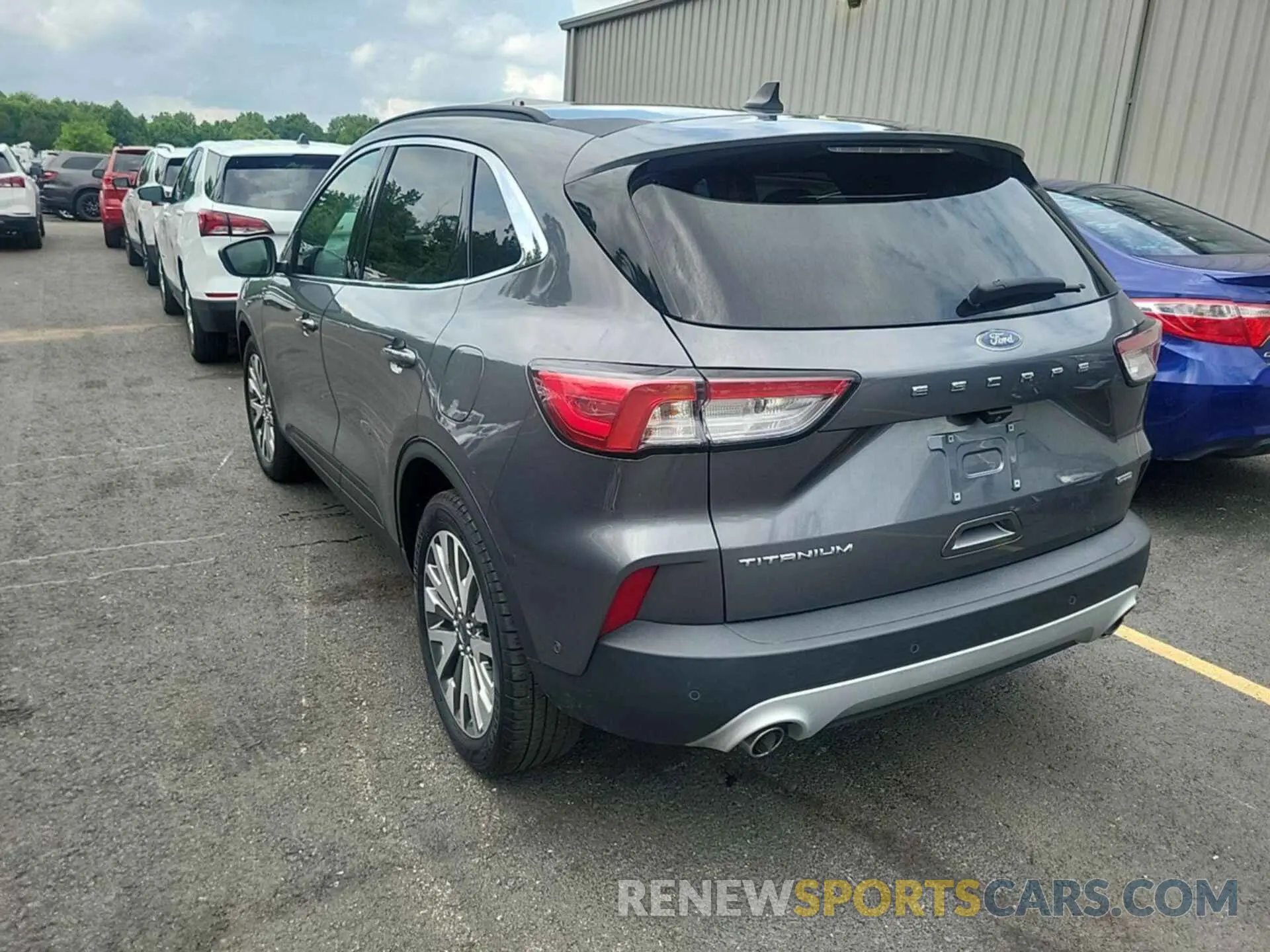 18 Photograph of a damaged car 1FMCU0DZ6MUA90016 FORD ESCAPE 2021