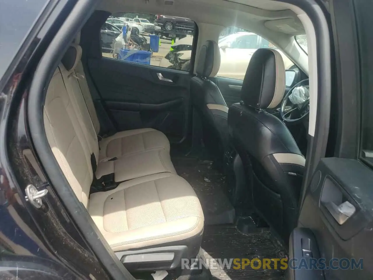 11 Photograph of a damaged car 1FMCU0DZ8MUA18315 FORD ESCAPE 2021