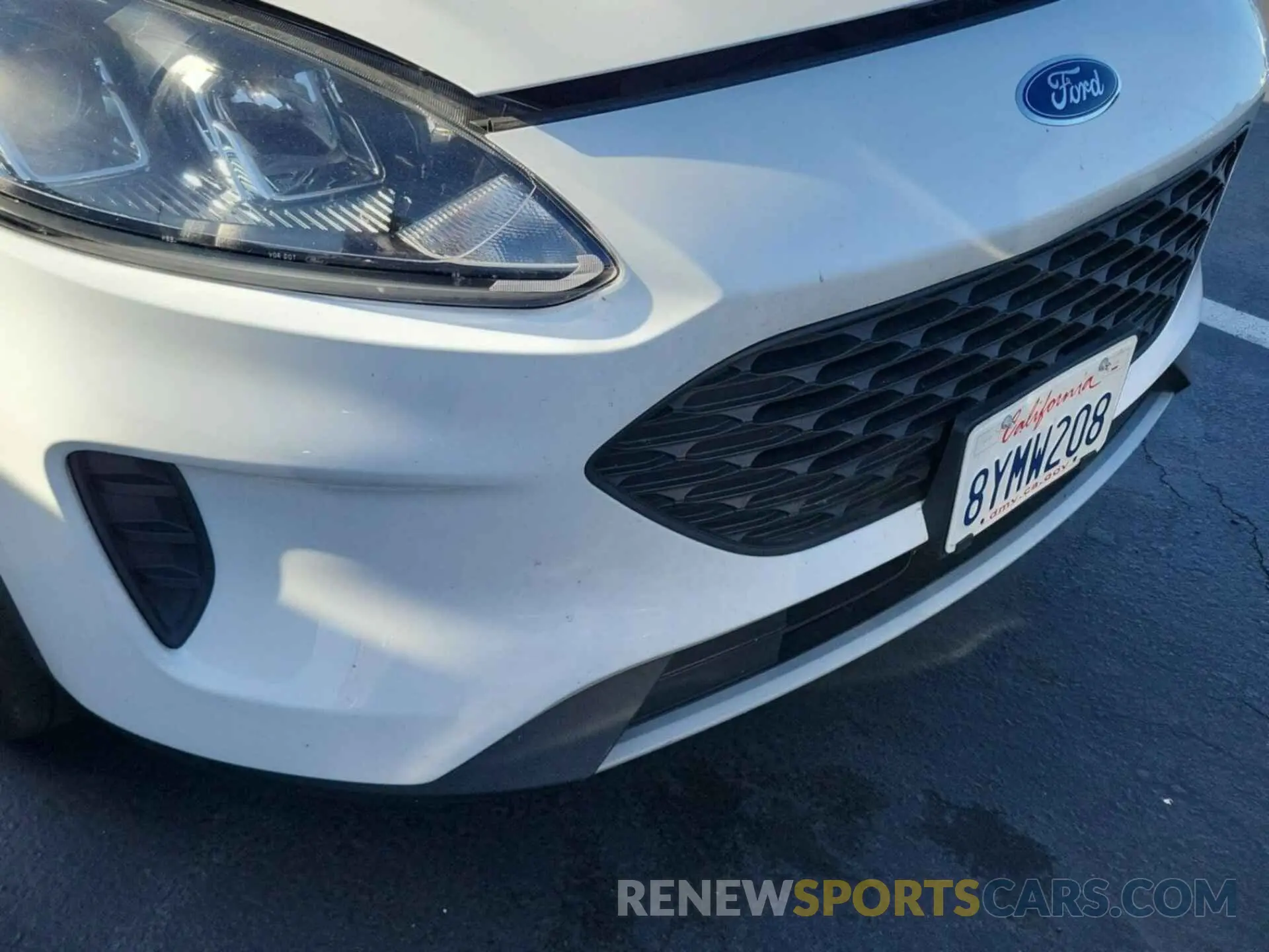 27 Photograph of a damaged car 1FMCU0F60MUA89060 FORD ESCAPE 2021