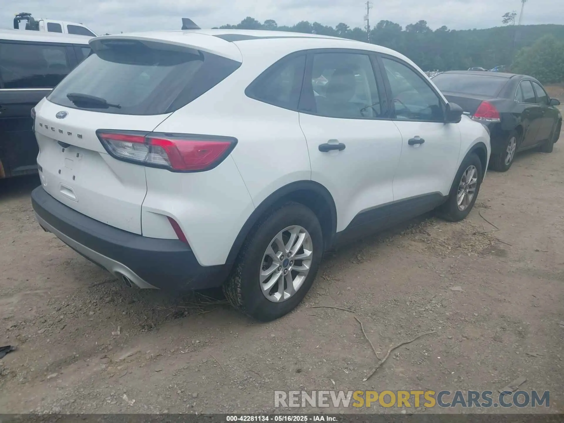 4 Photograph of a damaged car 1FMCU0F62MUA77668 FORD ESCAPE 2021