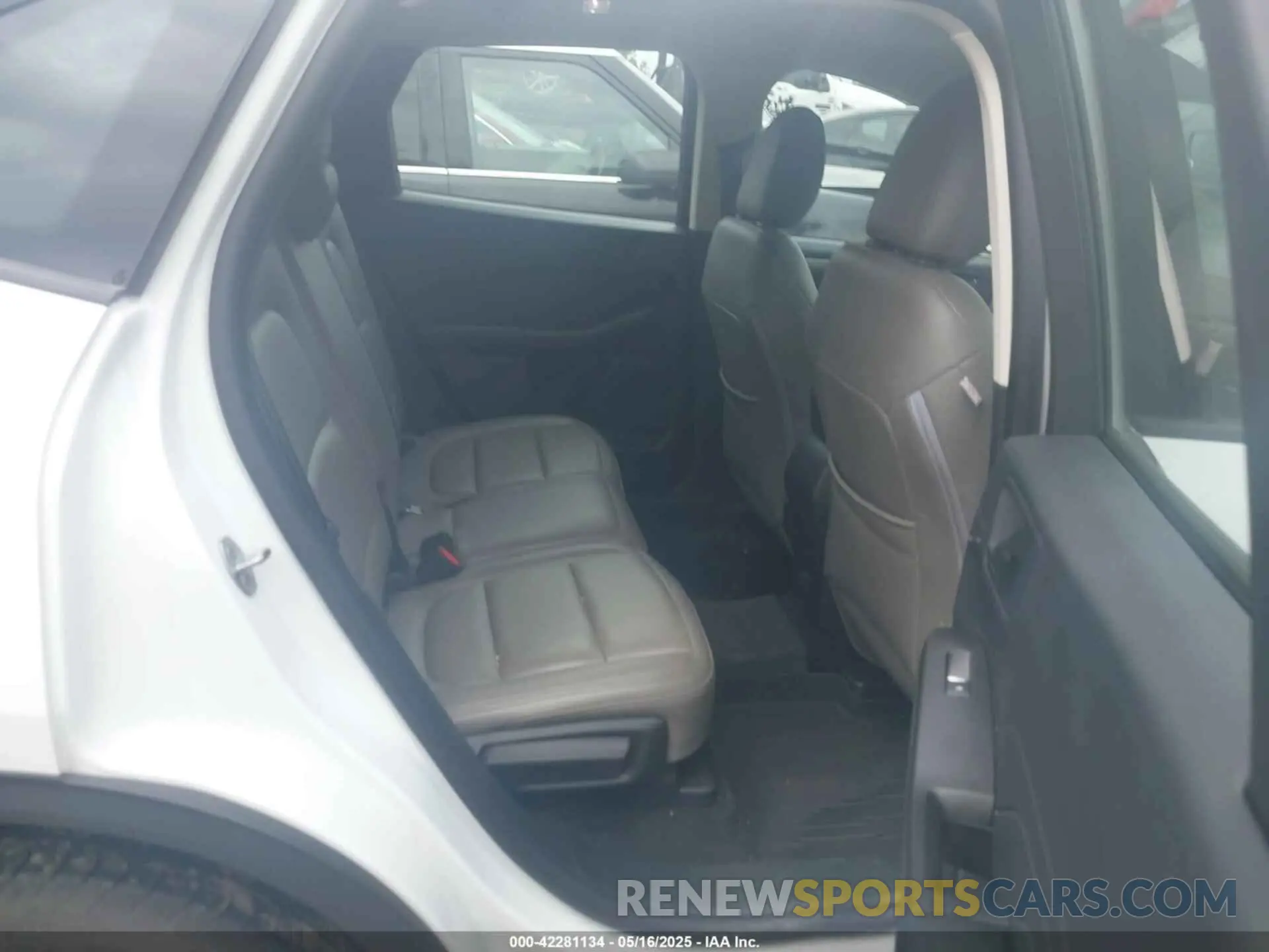 8 Photograph of a damaged car 1FMCU0F62MUA77668 FORD ESCAPE 2021