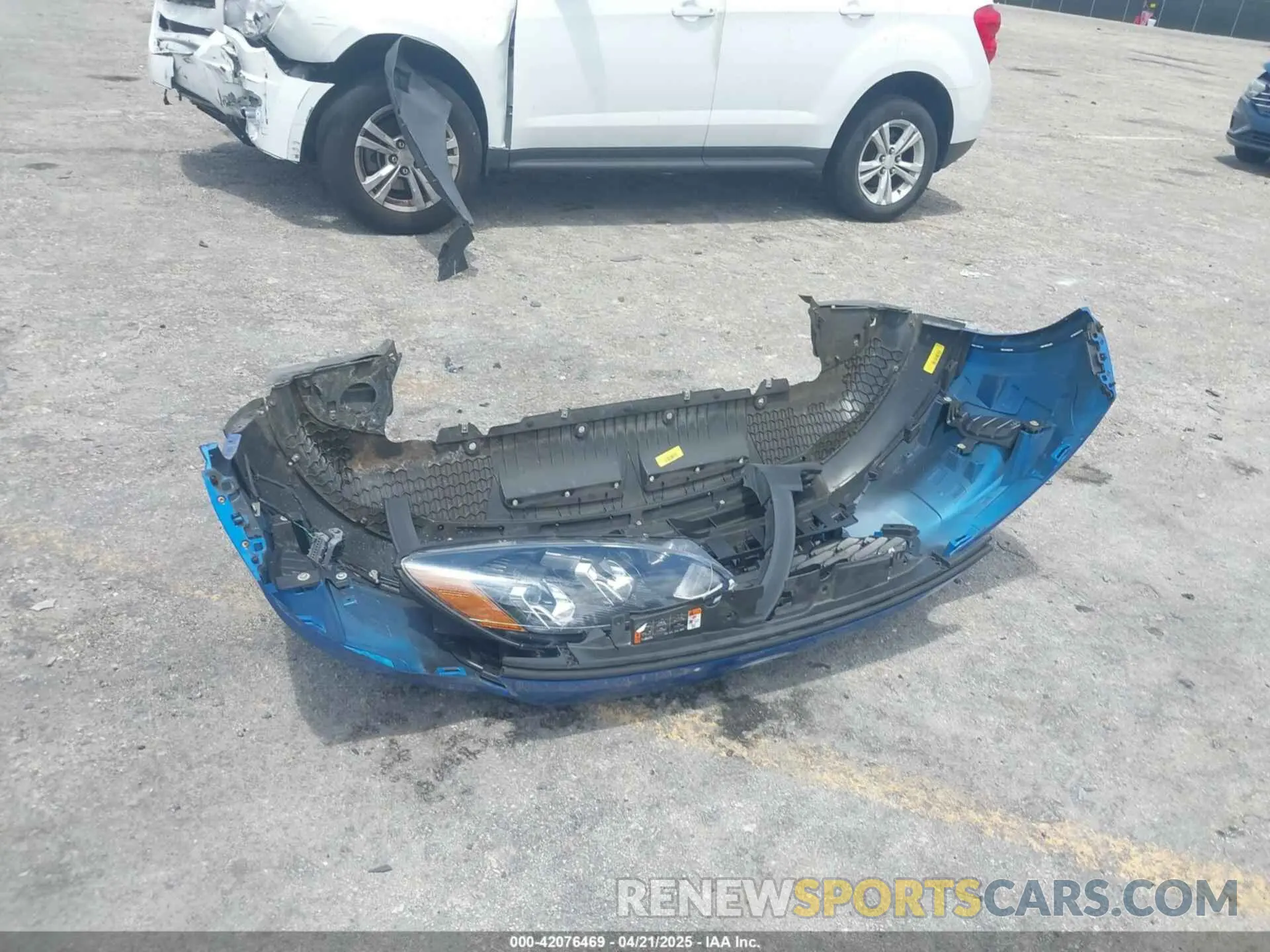 12 Photograph of a damaged car 1FMCU0F64MUA25779 FORD ESCAPE 2021