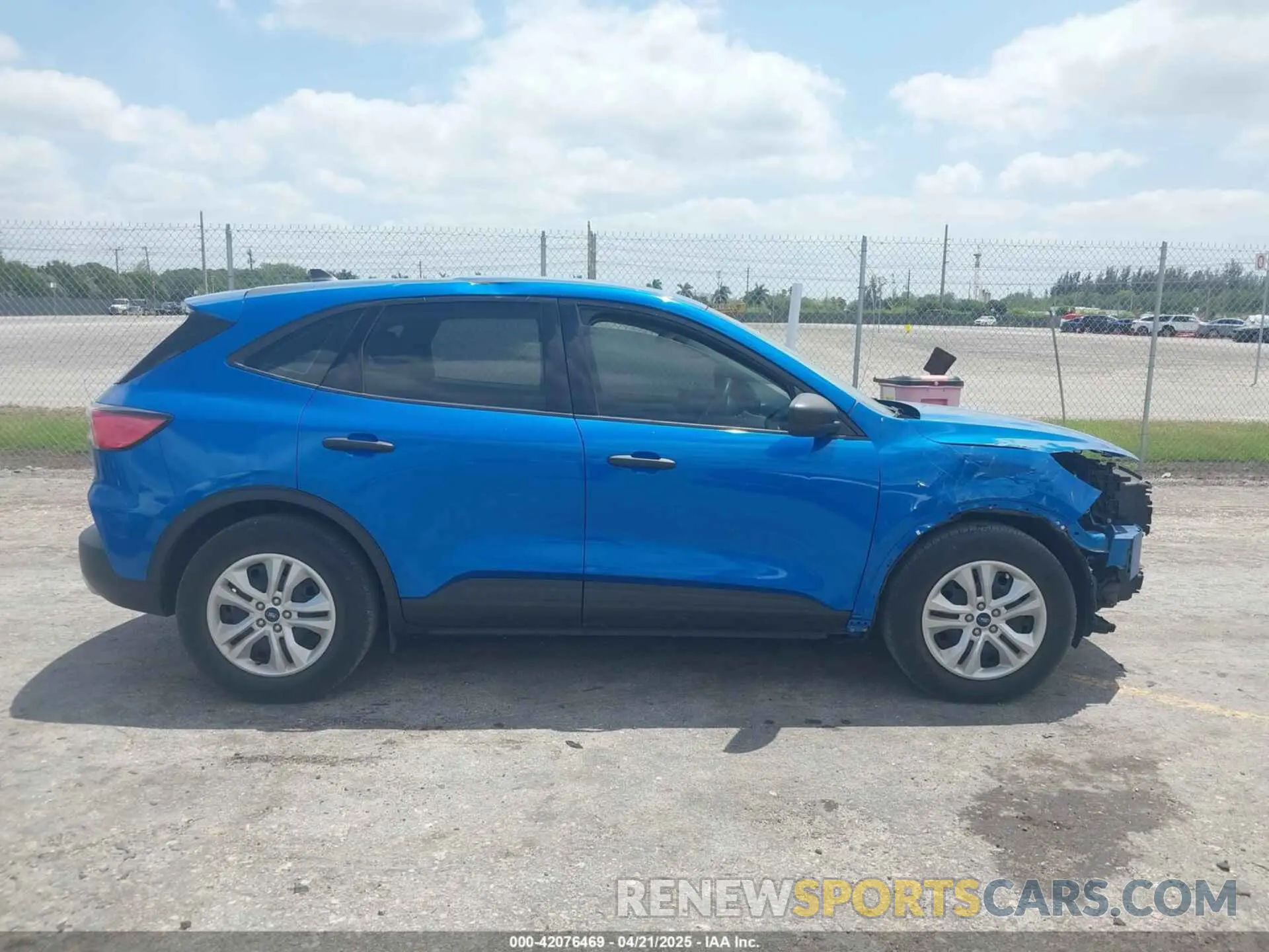 14 Photograph of a damaged car 1FMCU0F64MUA25779 FORD ESCAPE 2021