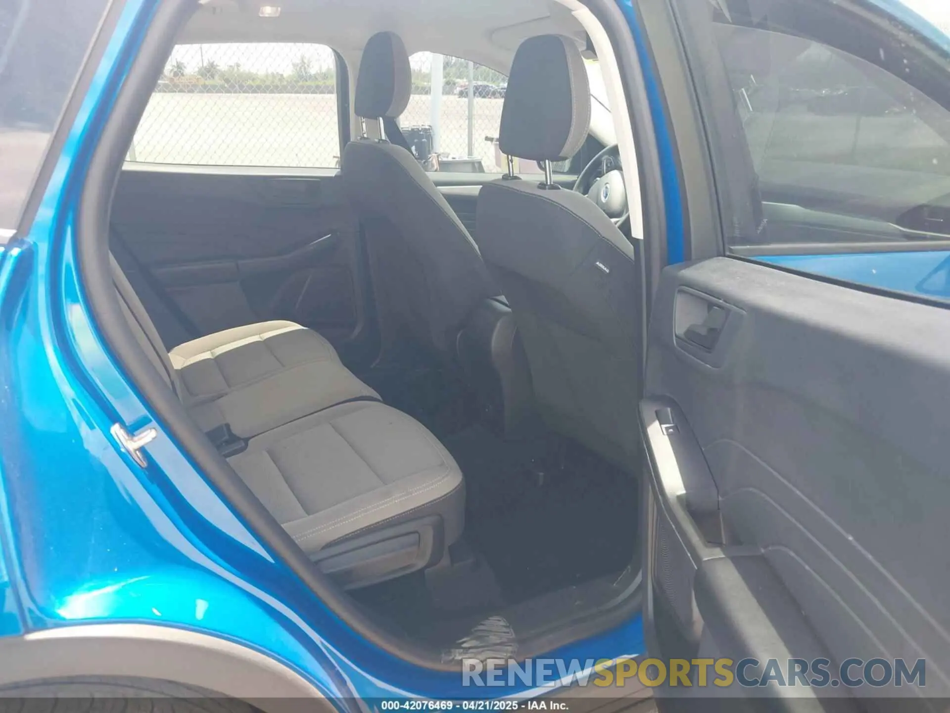 8 Photograph of a damaged car 1FMCU0F64MUA25779 FORD ESCAPE 2021