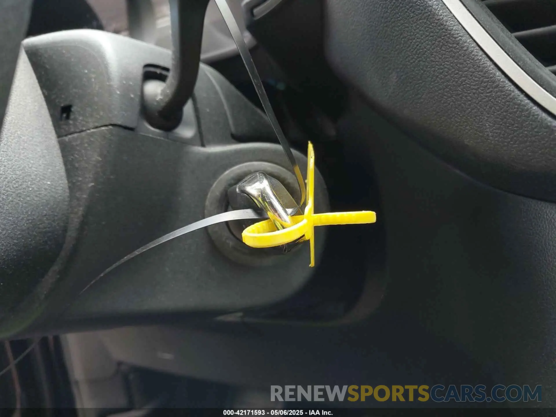 11 Photograph of a damaged car 1FMCU0F65MUA22969 FORD ESCAPE 2021