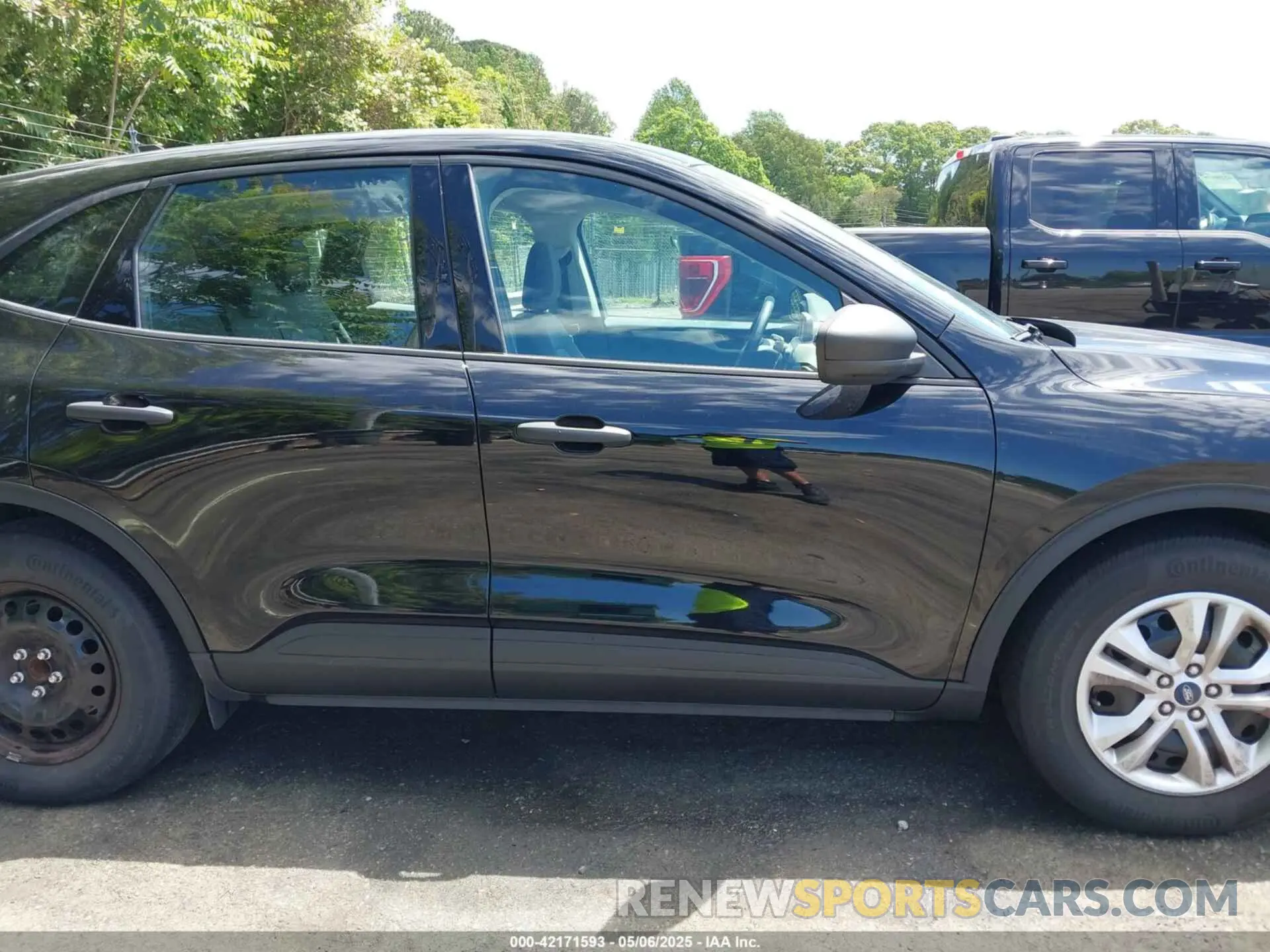 13 Photograph of a damaged car 1FMCU0F65MUA22969 FORD ESCAPE 2021