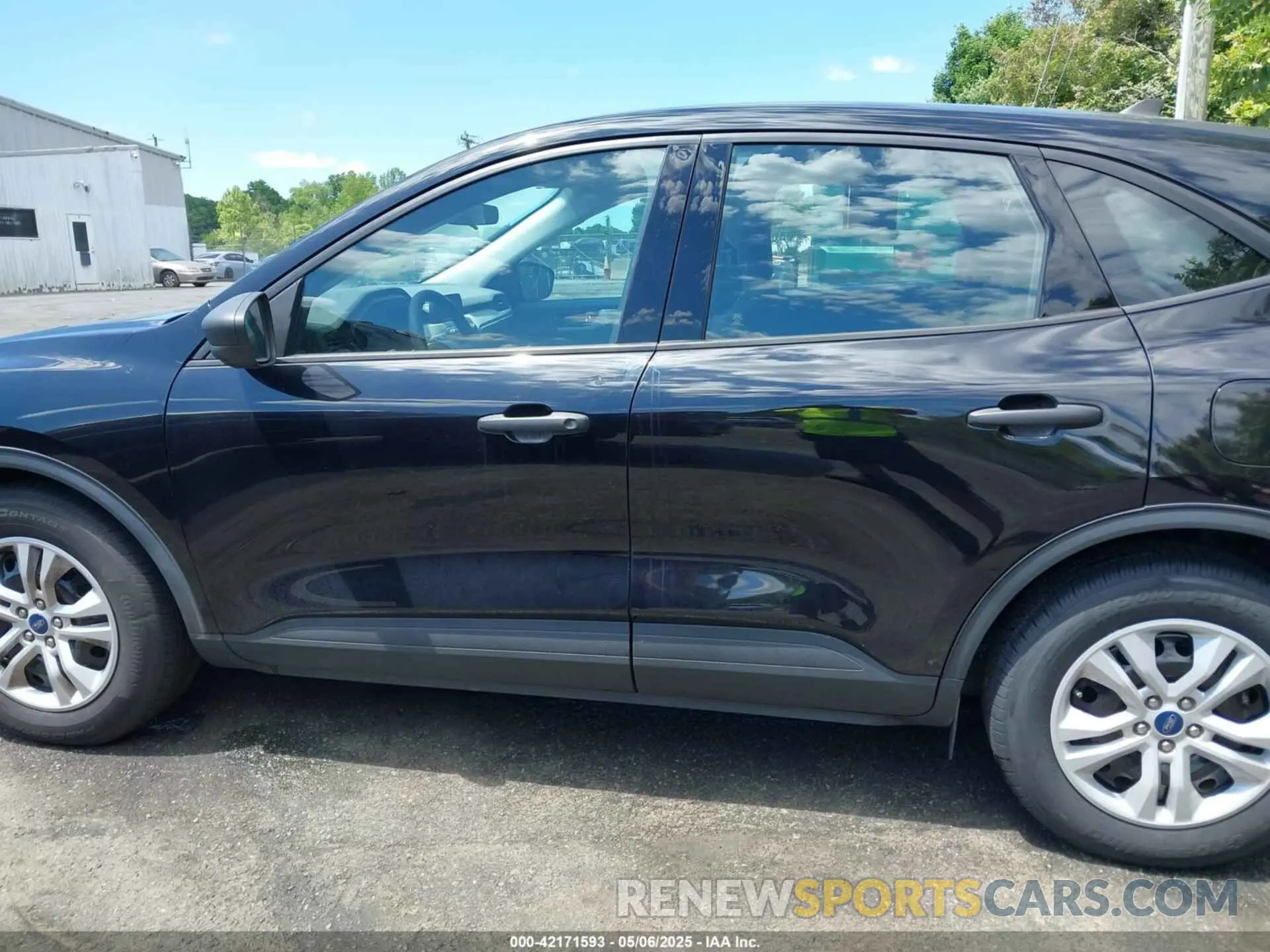 14 Photograph of a damaged car 1FMCU0F65MUA22969 FORD ESCAPE 2021