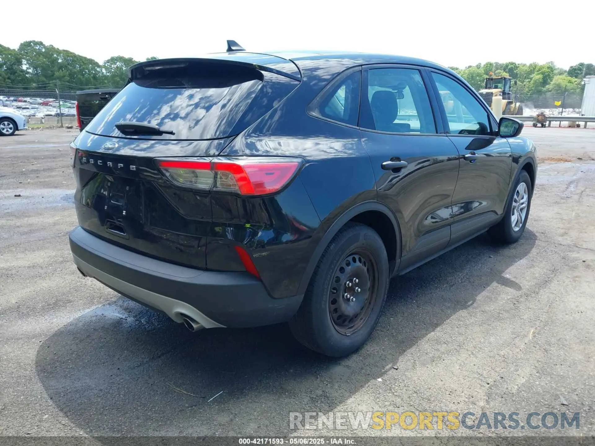 4 Photograph of a damaged car 1FMCU0F65MUA22969 FORD ESCAPE 2021