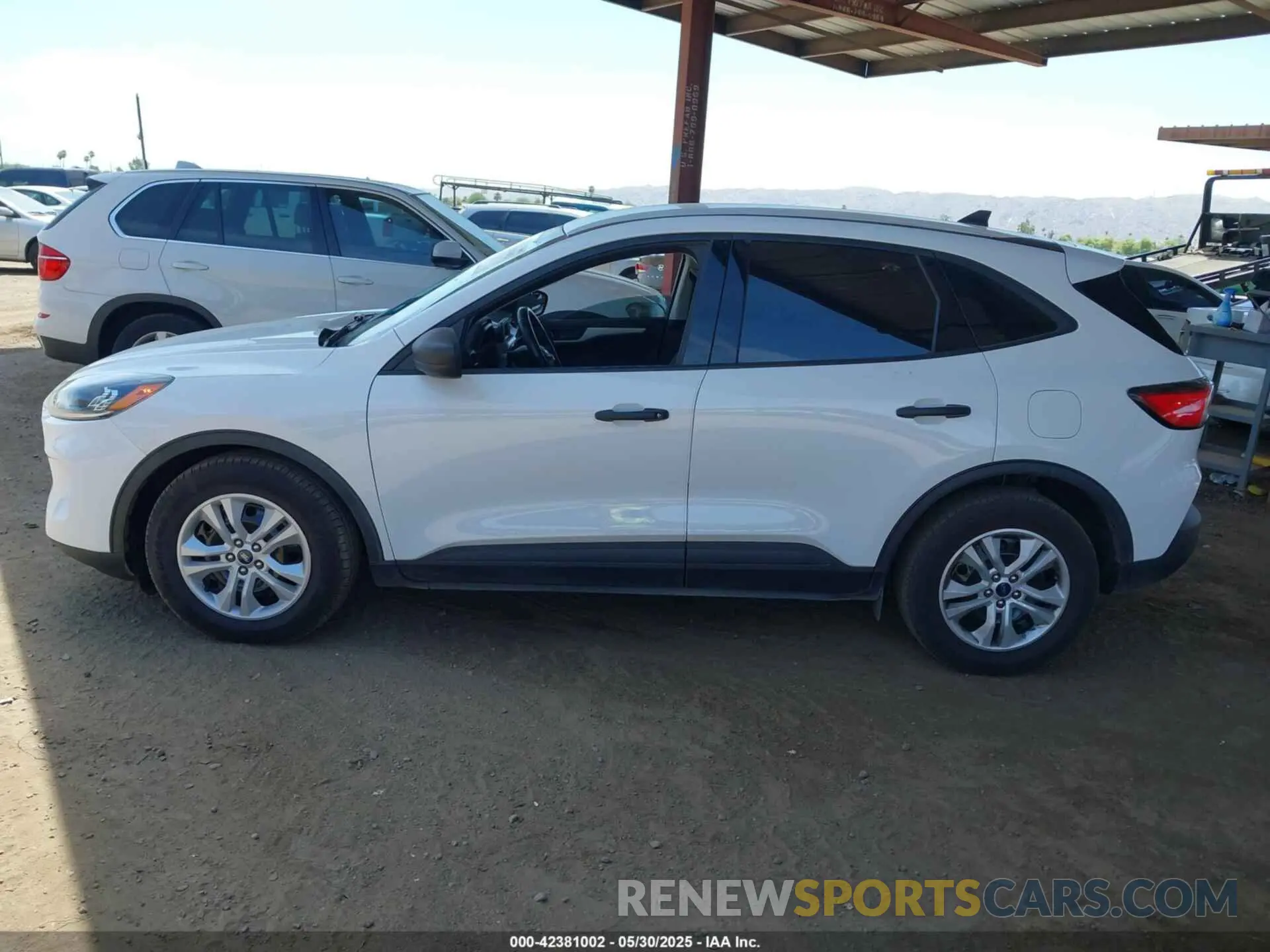 14 Photograph of a damaged car 1FMCU0F66MUA27484 FORD ESCAPE 2021