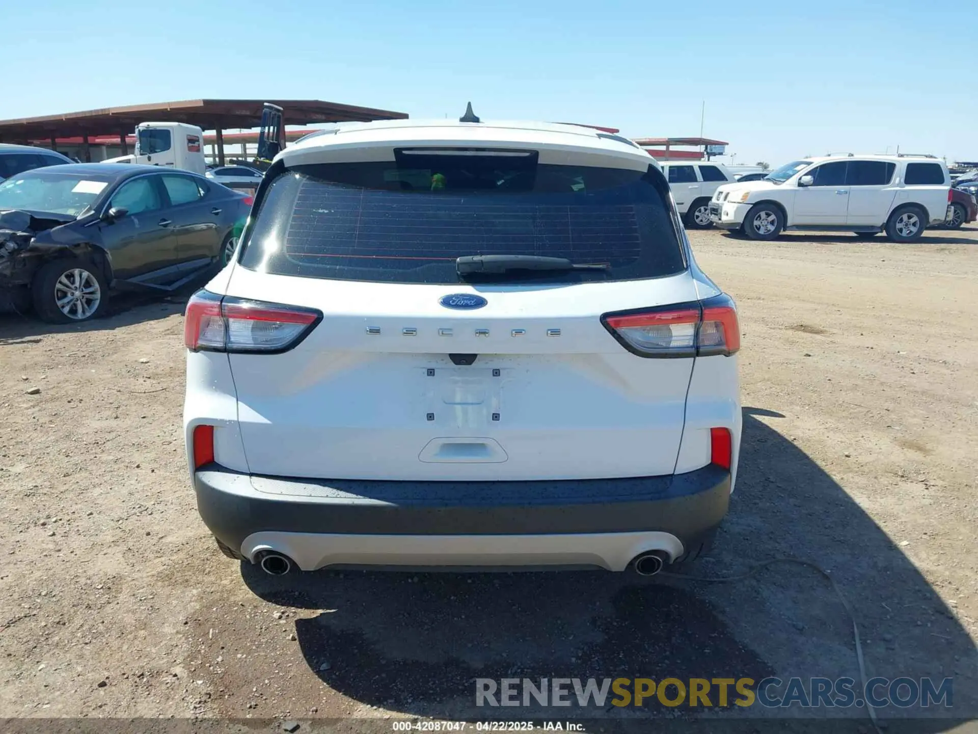 16 Photograph of a damaged car 1FMCU0F66MUA84316 FORD ESCAPE 2021