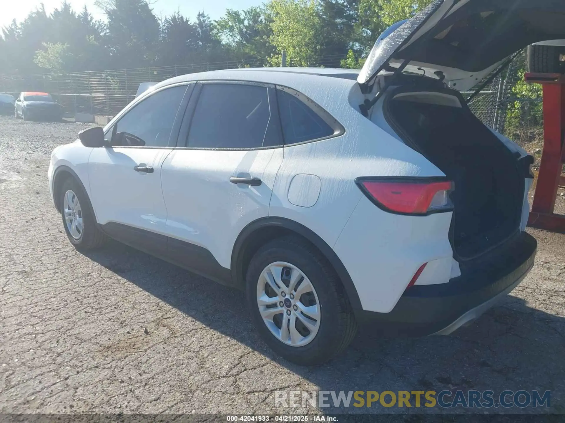3 Photograph of a damaged car 1FMCU0F67MUA84633 FORD ESCAPE 2021