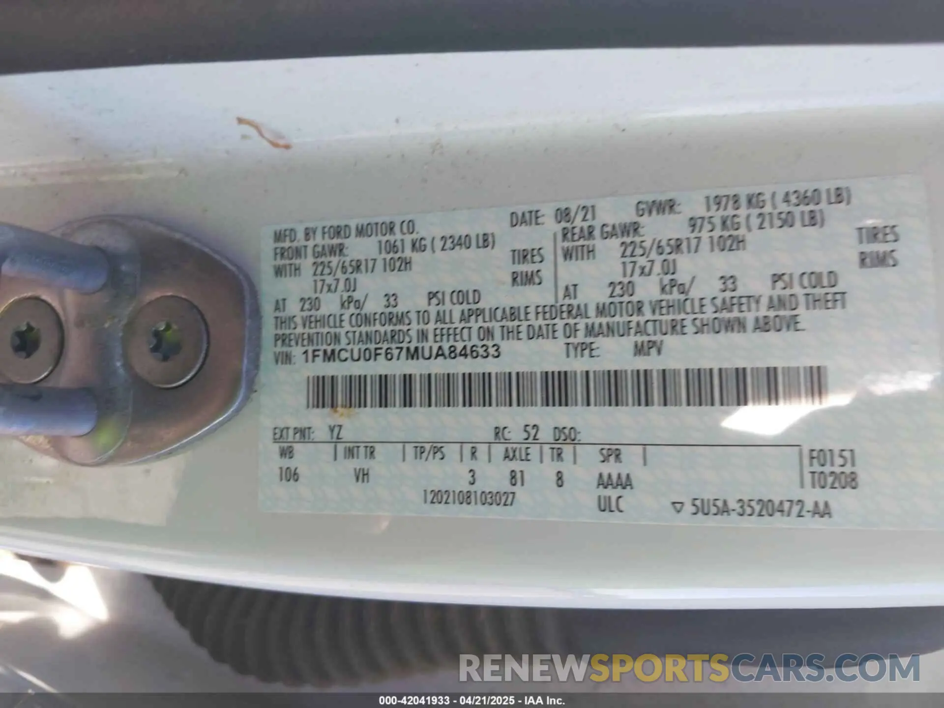 9 Photograph of a damaged car 1FMCU0F67MUA84633 FORD ESCAPE 2021