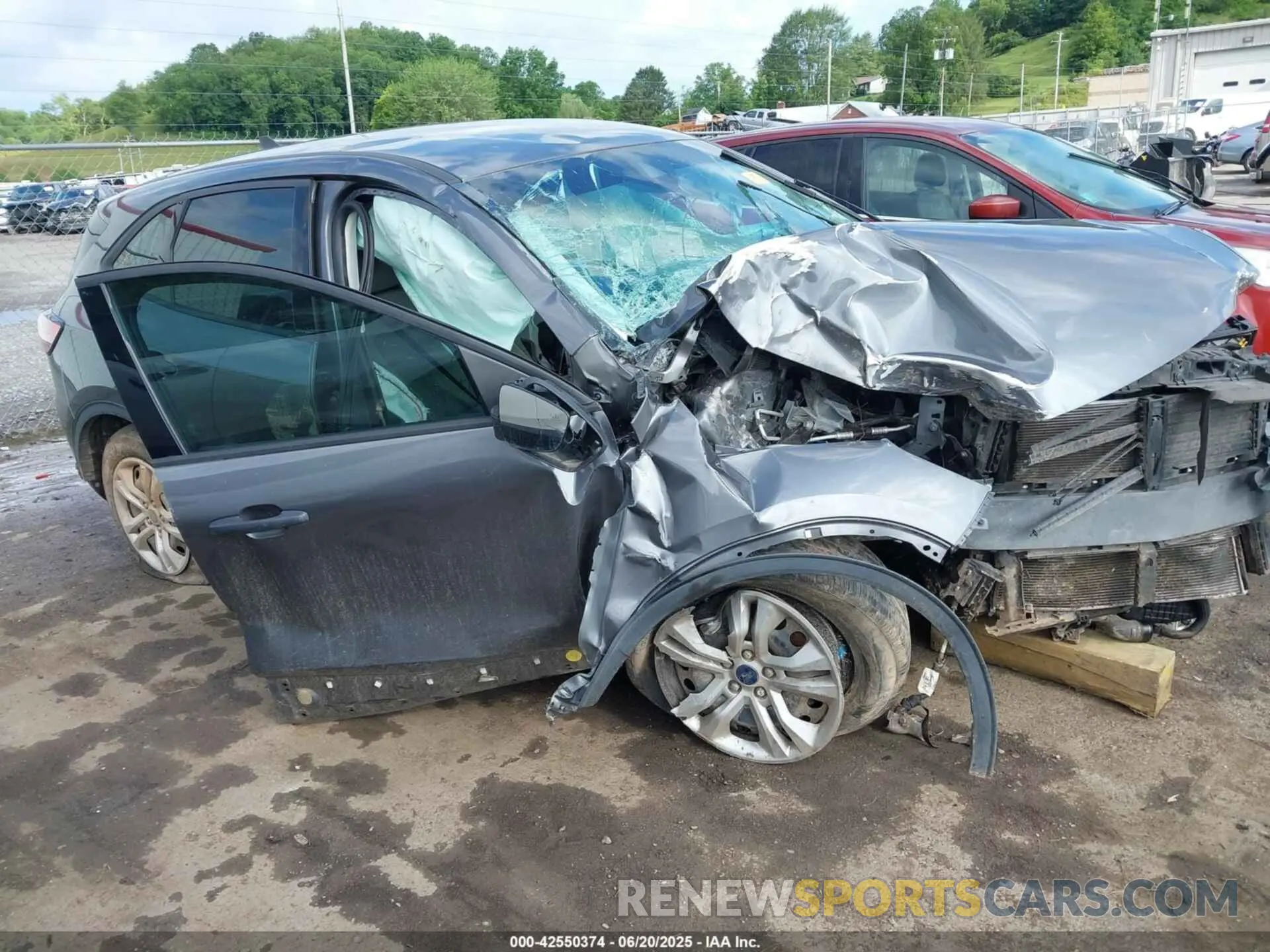 1 Photograph of a damaged car 1FMCU0F68MUA31746 FORD ESCAPE 2021