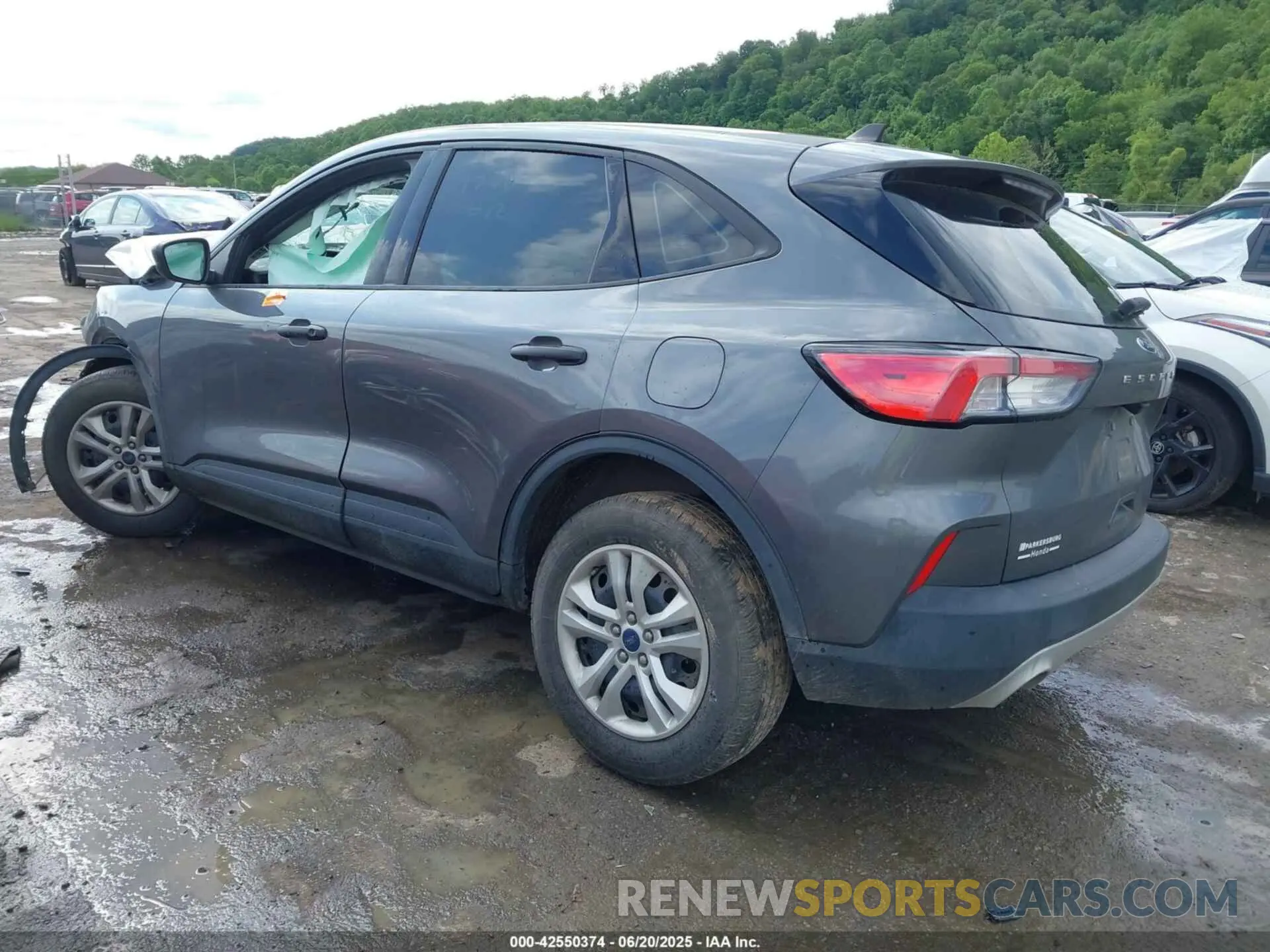 3 Photograph of a damaged car 1FMCU0F68MUA31746 FORD ESCAPE 2021