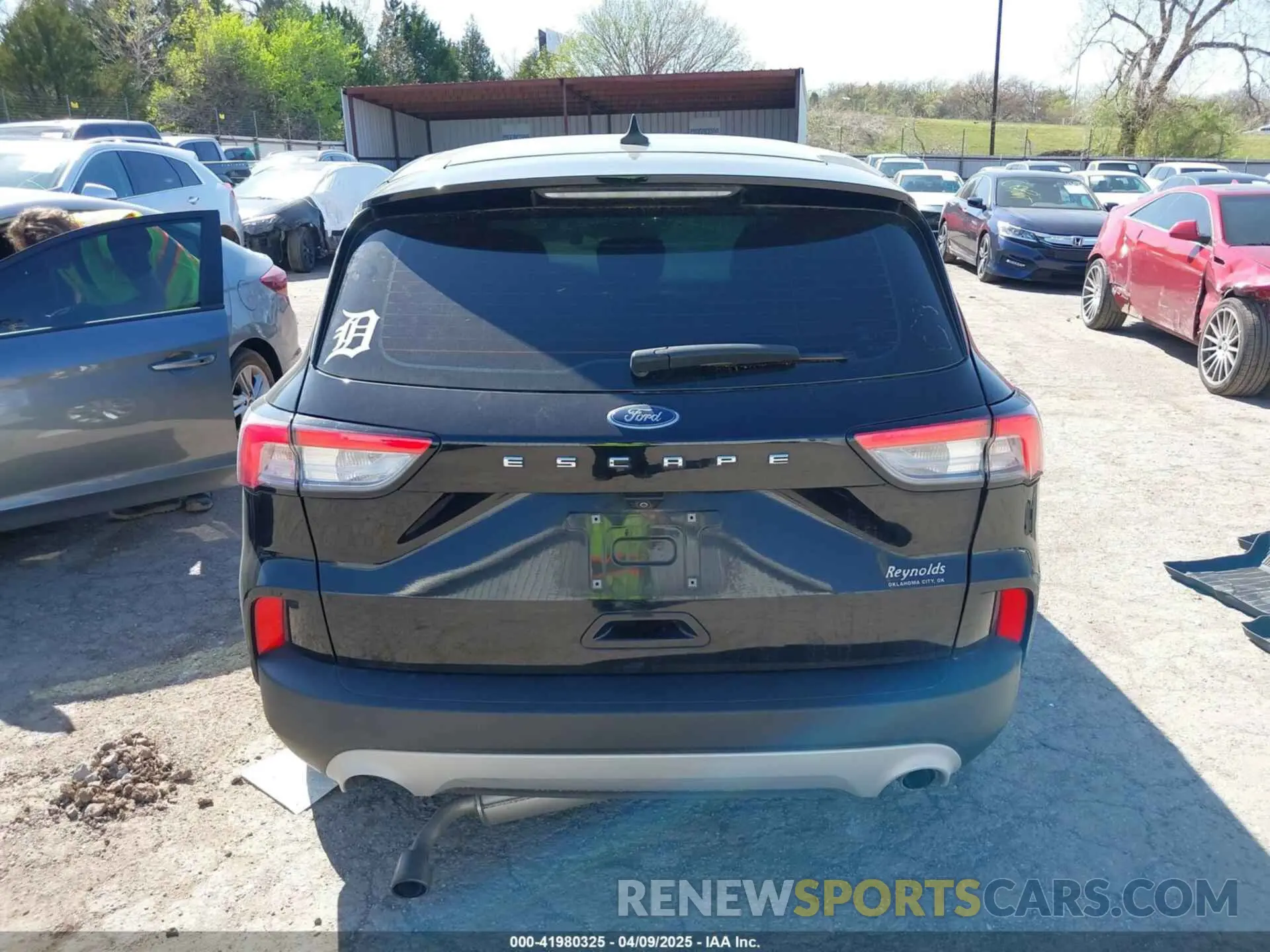 15 Photograph of a damaged car 1FMCU0F68MUA49499 FORD ESCAPE 2021