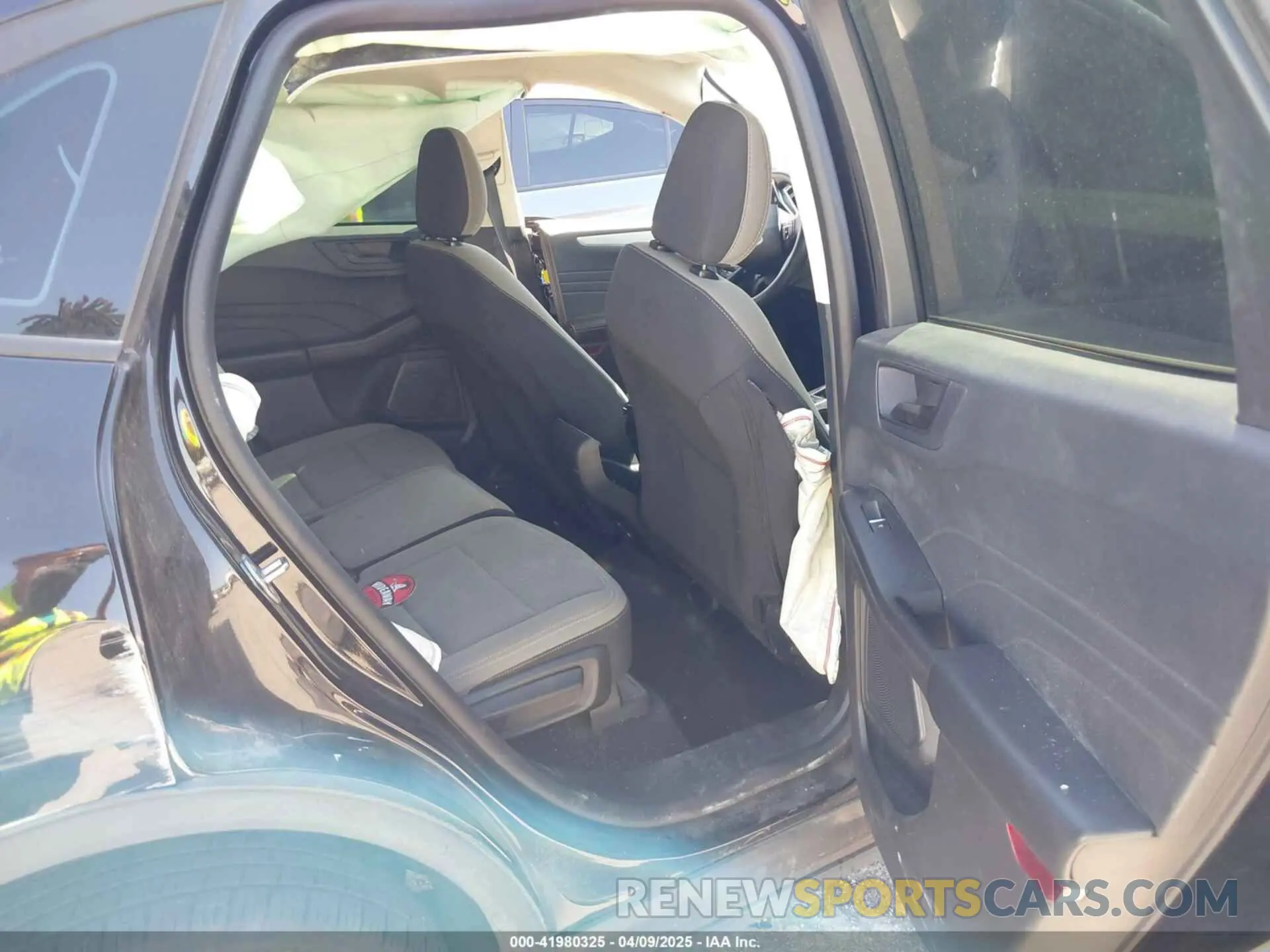 8 Photograph of a damaged car 1FMCU0F68MUA49499 FORD ESCAPE 2021