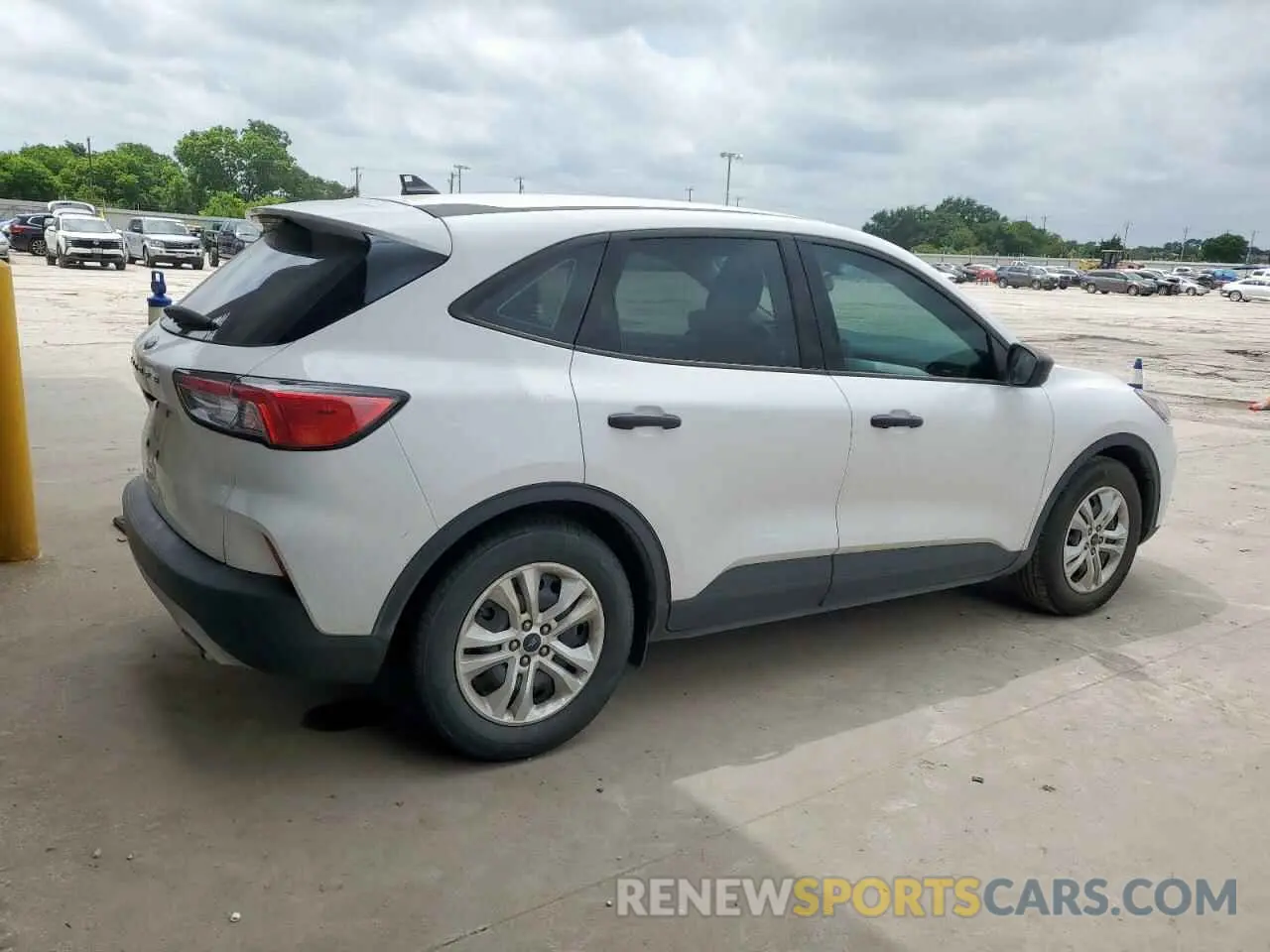 3 Photograph of a damaged car 1FMCU0F68MUA84219 FORD ESCAPE 2021