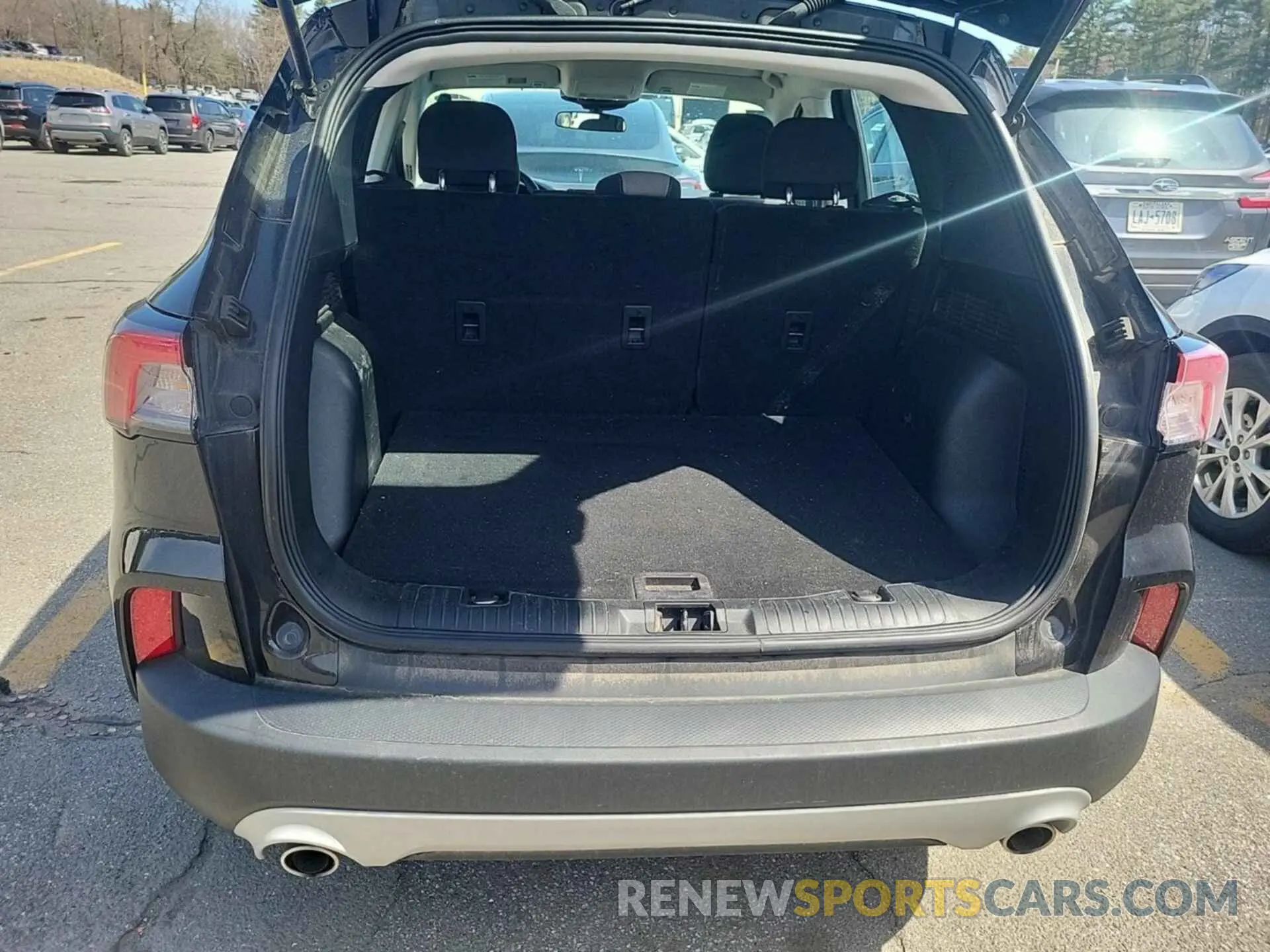 7 Photograph of a damaged car 1FMCU0F68MUA99044 FORD ESCAPE 2021