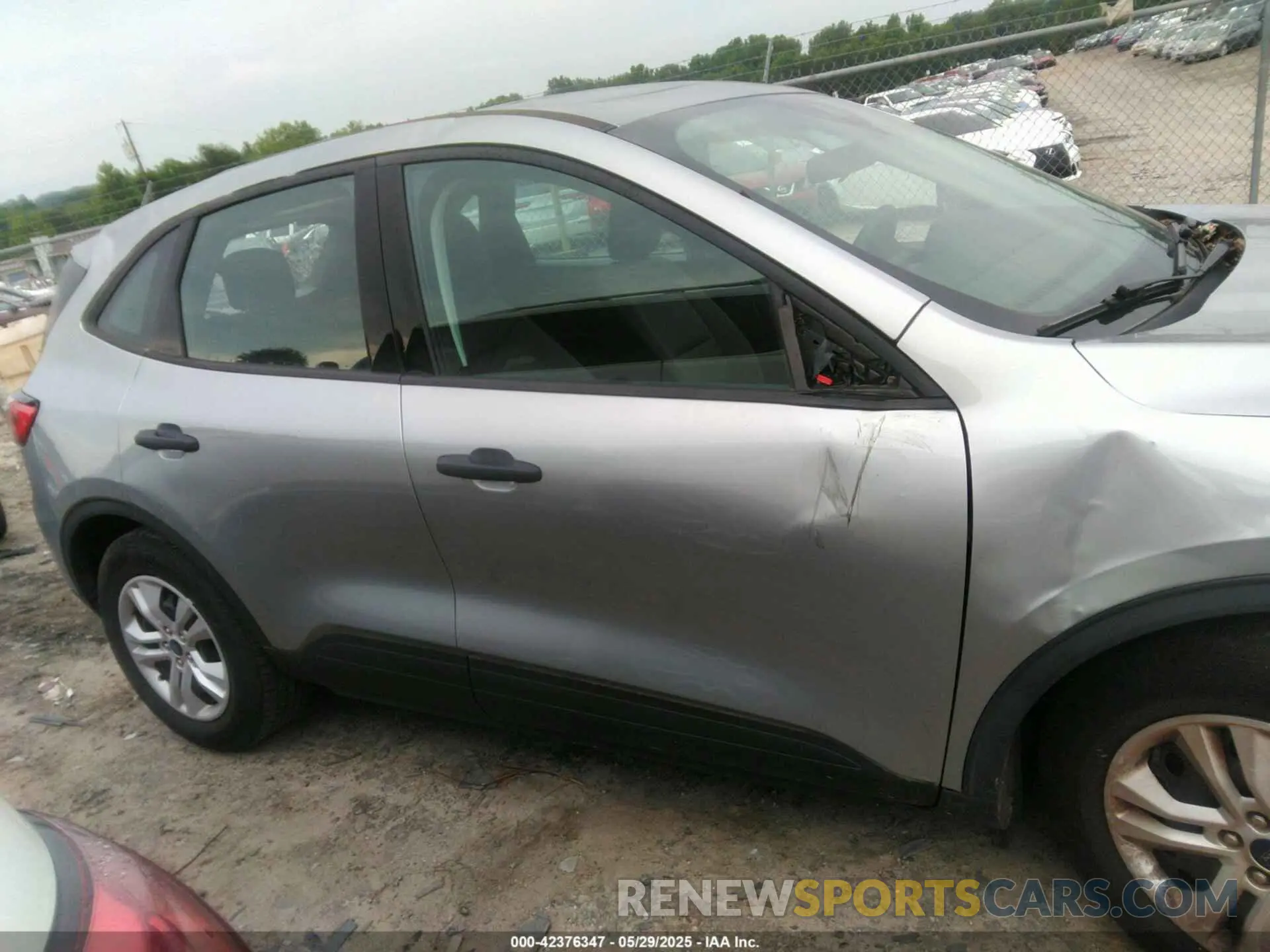 13 Photograph of a damaged car 1FMCU0F69MUA76761 FORD ESCAPE 2021
