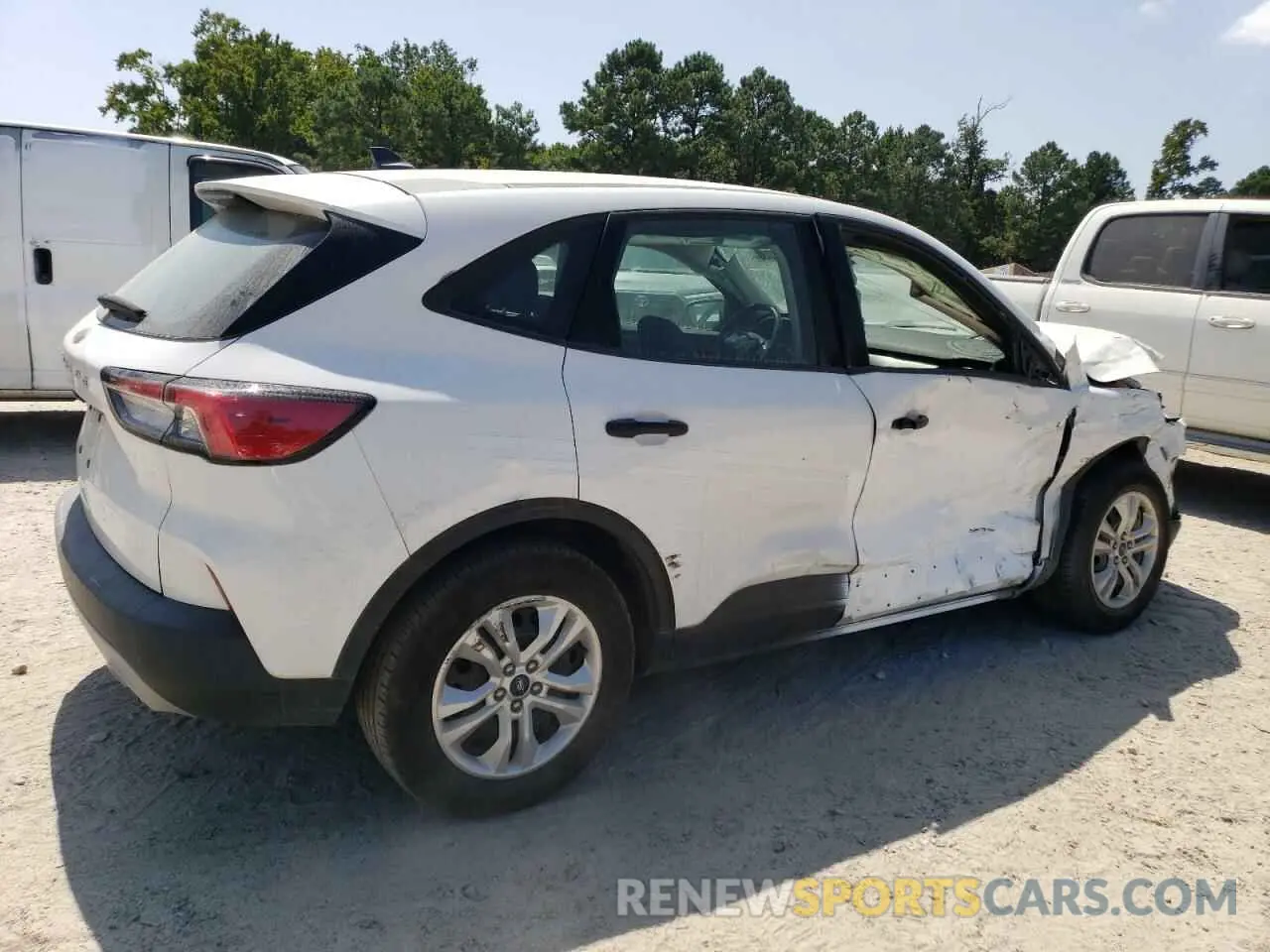 3 Photograph of a damaged car 1FMCU0F69MUB10990 FORD ESCAPE 2021