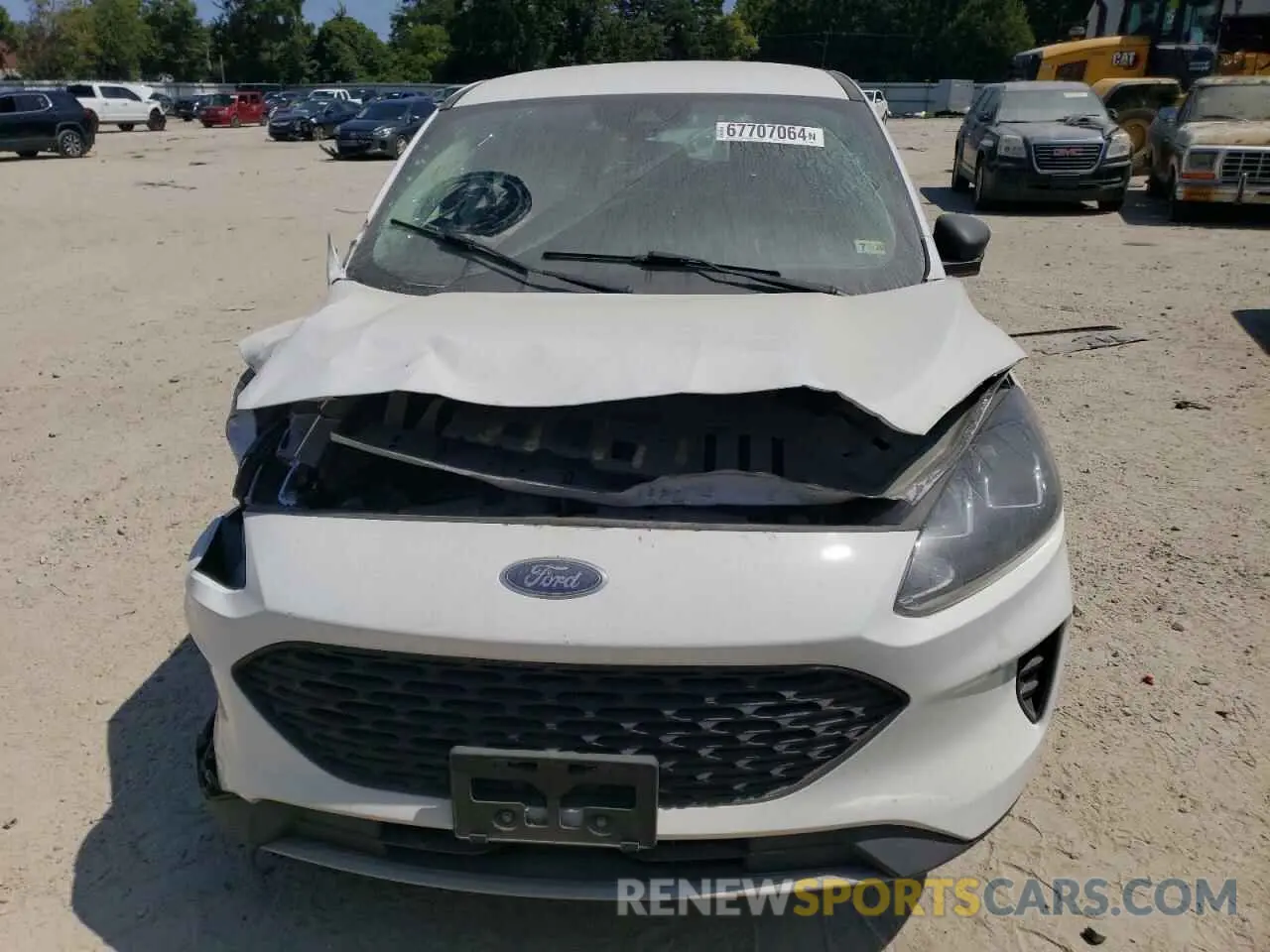 5 Photograph of a damaged car 1FMCU0F69MUB10990 FORD ESCAPE 2021