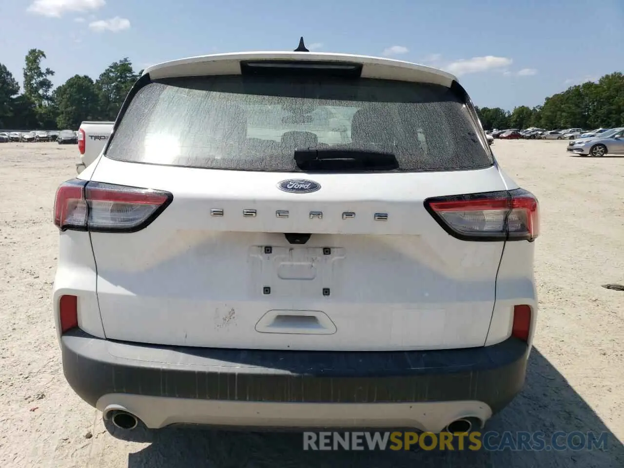 6 Photograph of a damaged car 1FMCU0F69MUB10990 FORD ESCAPE 2021