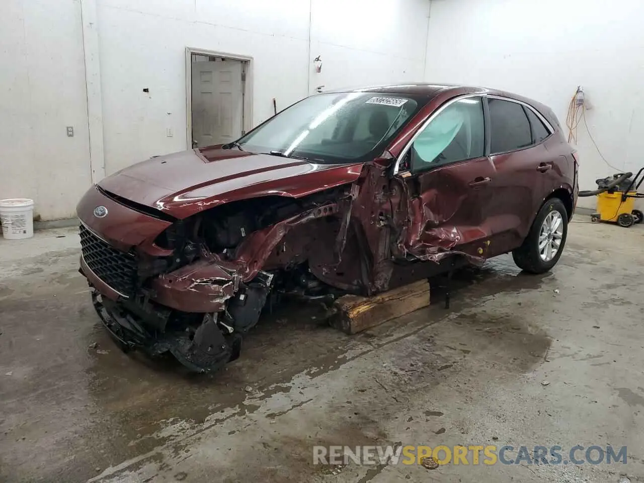 1 Photograph of a damaged car 1FMCU0G60MUA69776 FORD ESCAPE 2021
