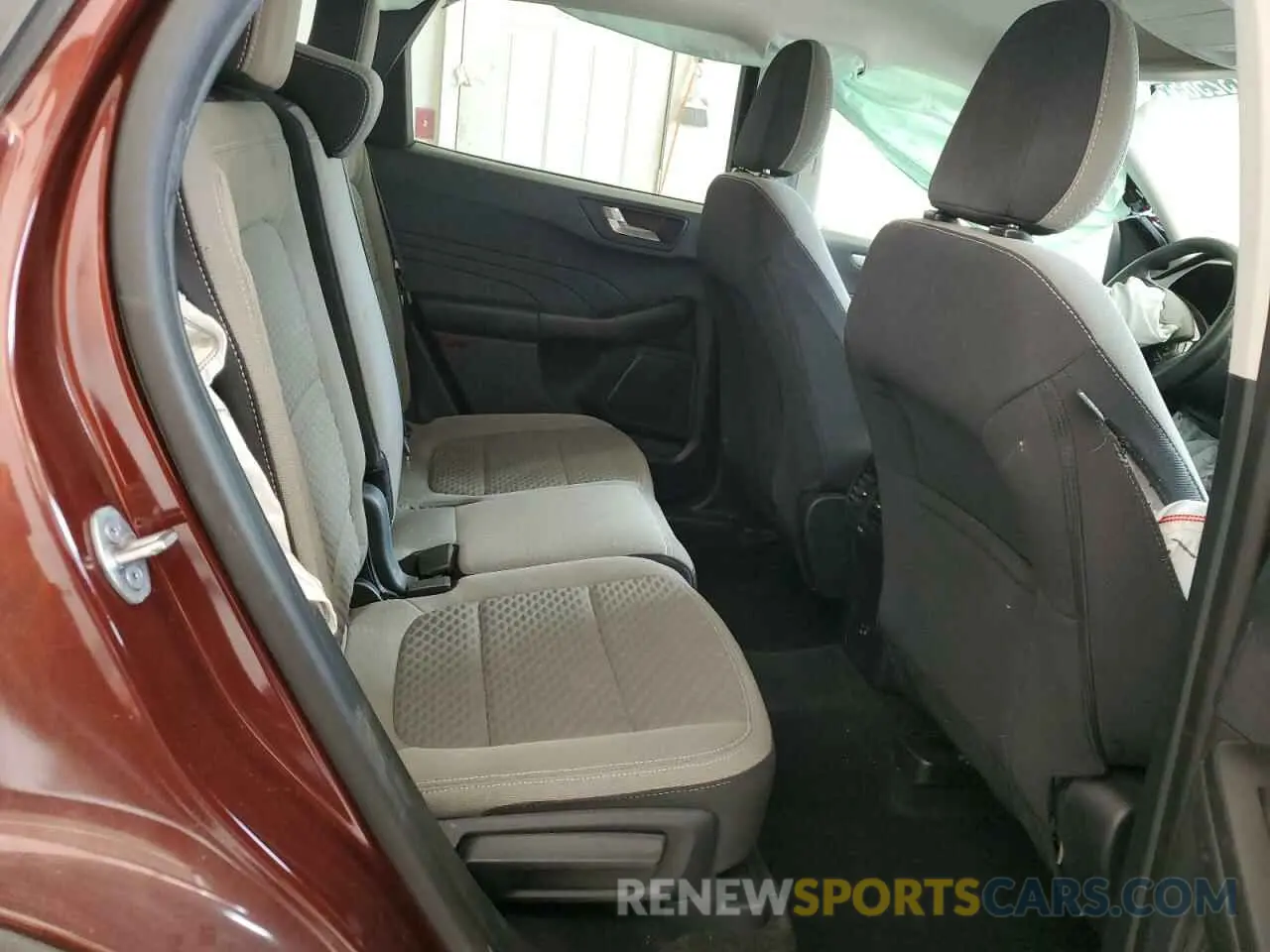 11 Photograph of a damaged car 1FMCU0G60MUA69776 FORD ESCAPE 2021
