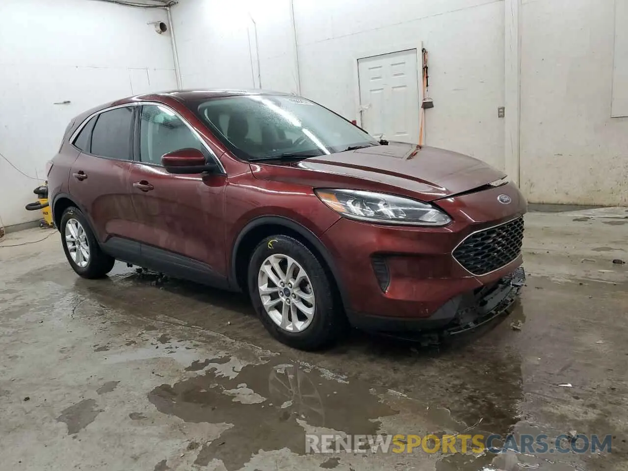 4 Photograph of a damaged car 1FMCU0G60MUA69776 FORD ESCAPE 2021